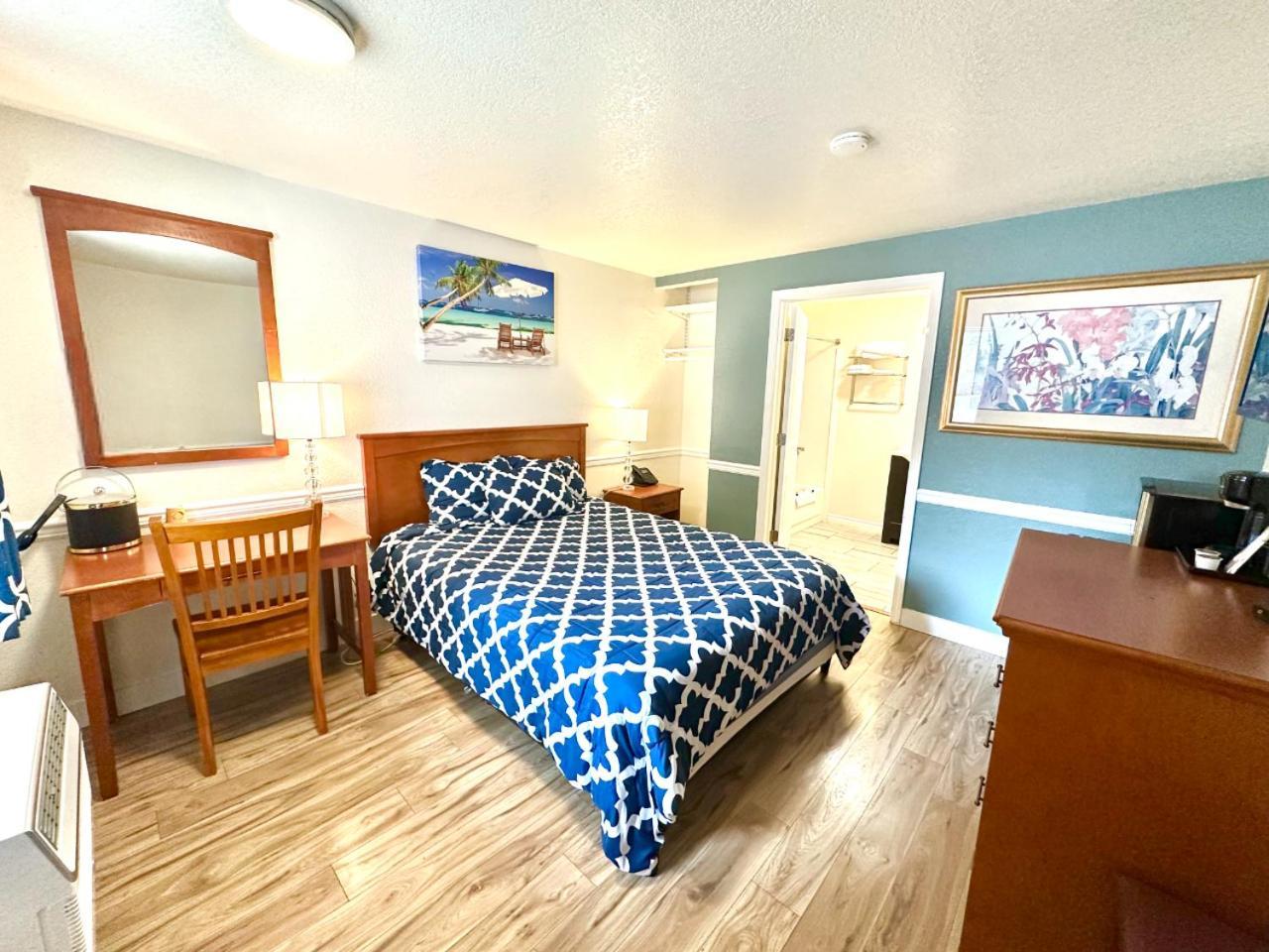 Queen Room - Disability Access/Non-Smoking