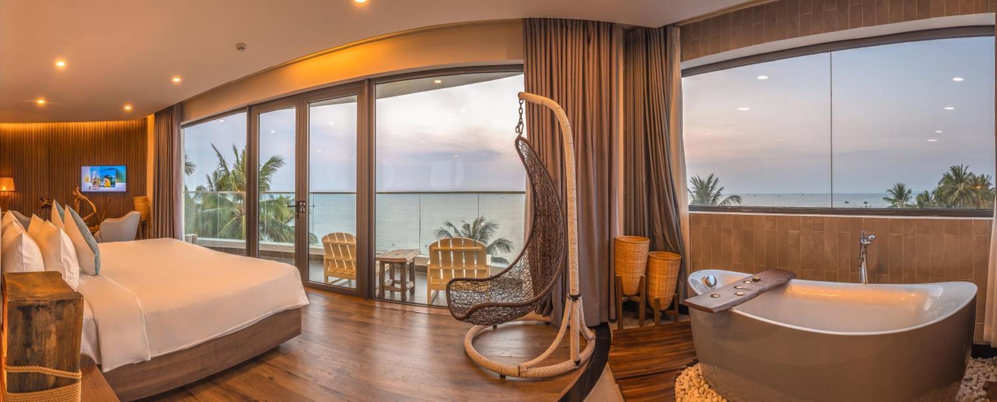 Grand Suite Ocean Panorama