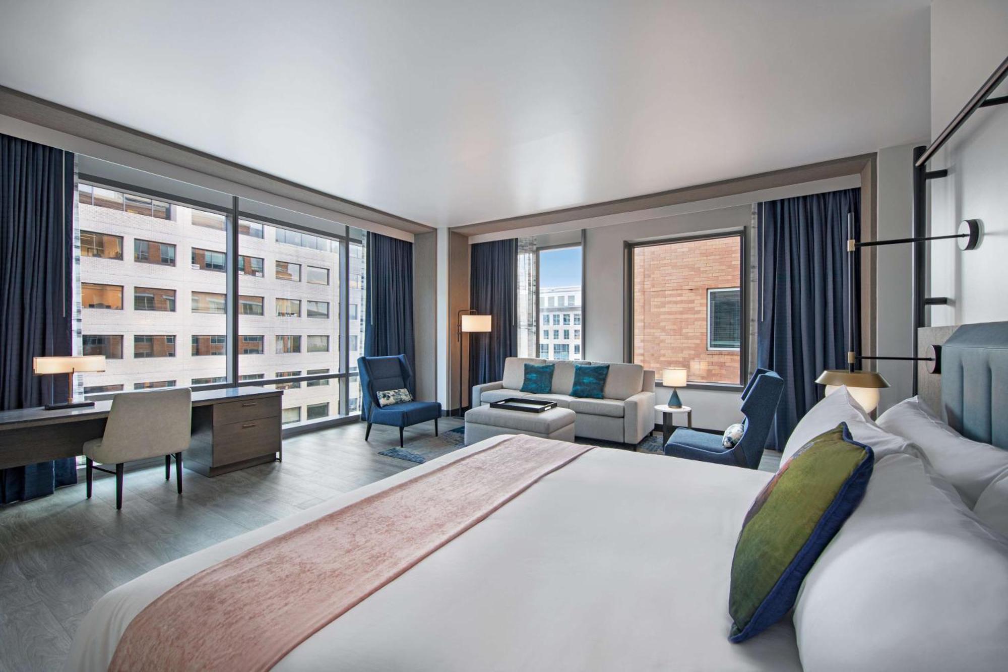Jenkins Hill Suite King Sofabed