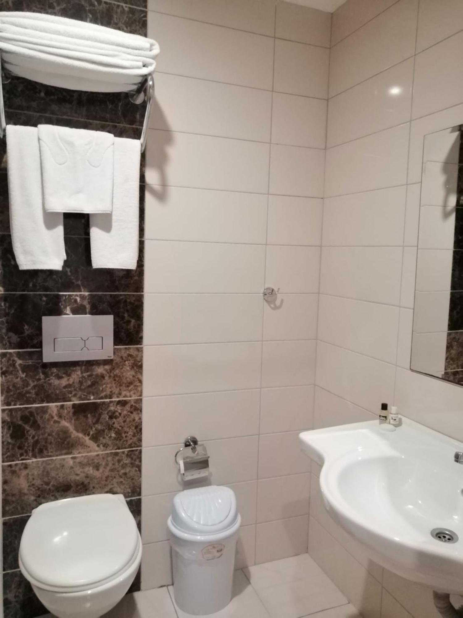 Double Room,1660408298:JPEG