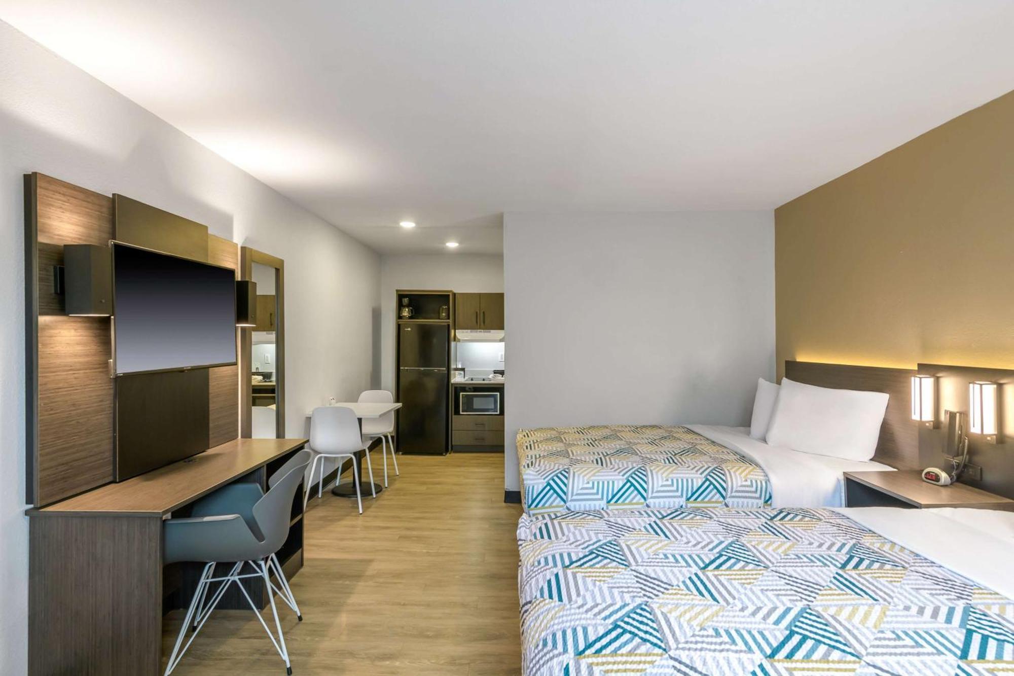 Quadruple Room - Non-Smoking
