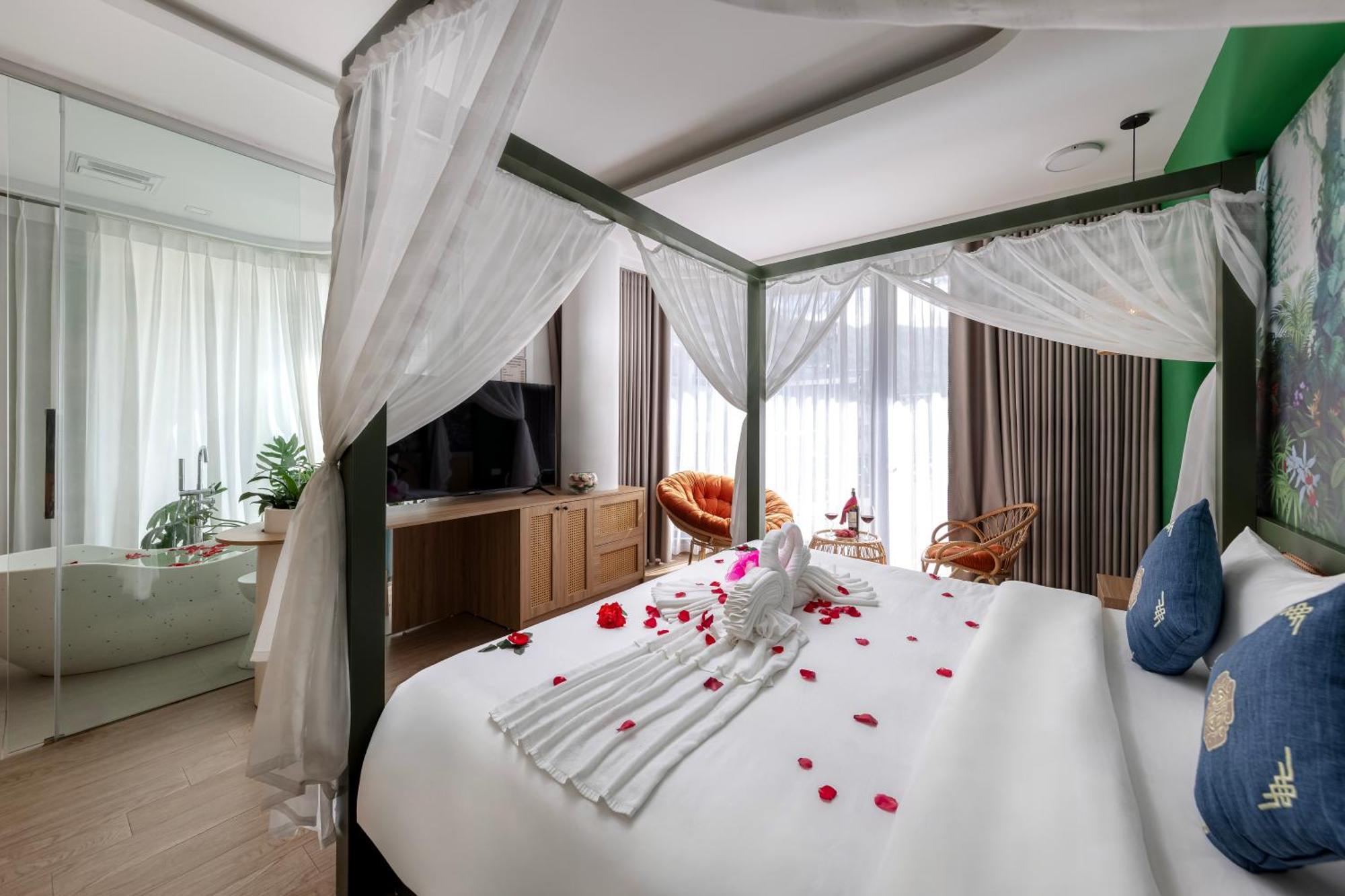 Deluxe Double Room with Balcony