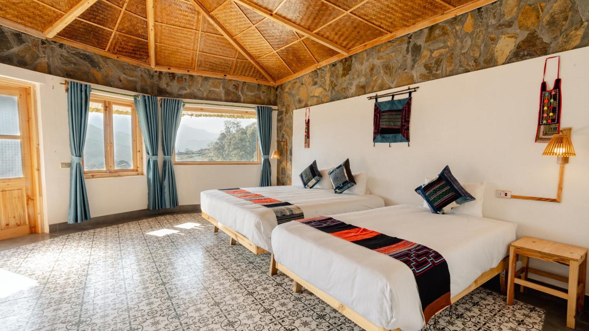 Suite with Mountain View