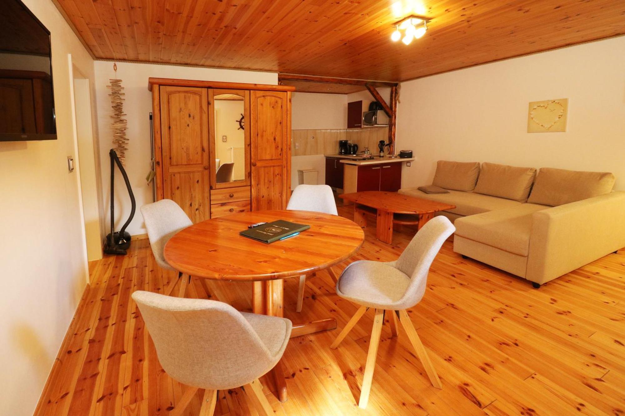 Apartment mit Terrasse