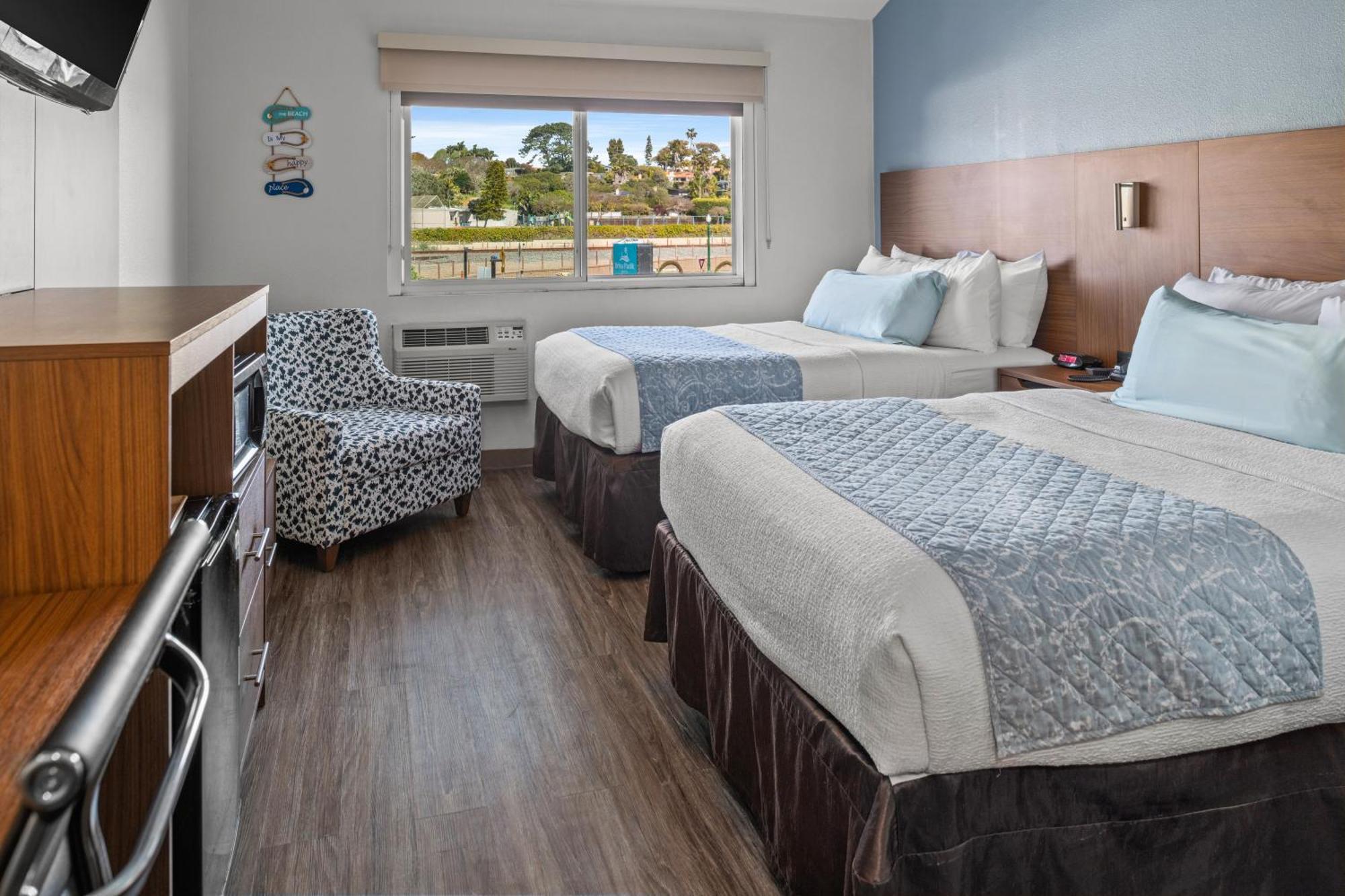 Double Room with Two Double Beds - Non-Smoking