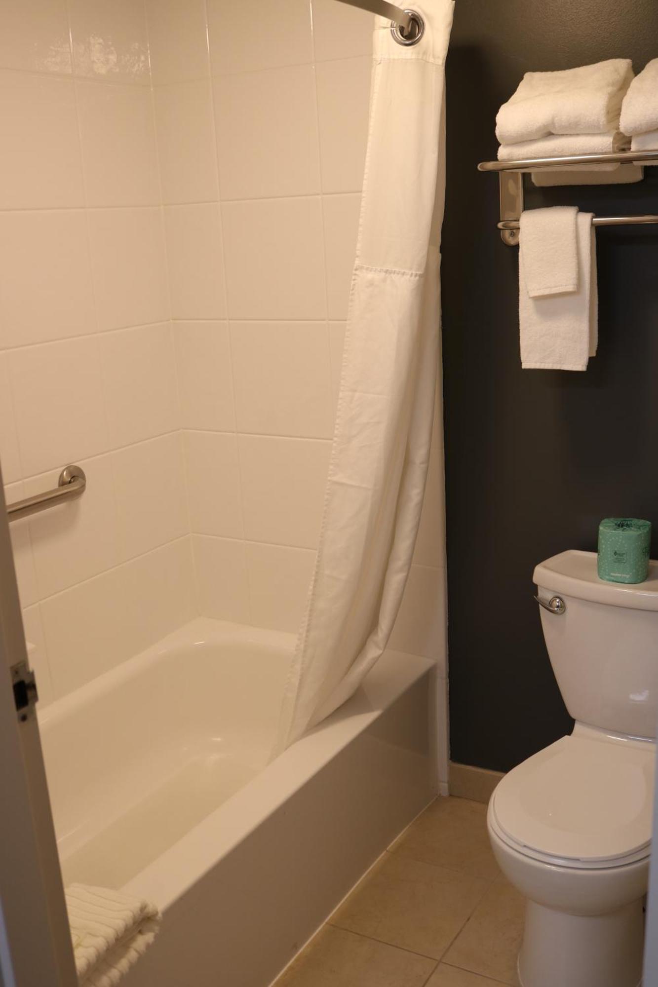 Quadruple Room with Two Queen Beds - Non Smoking