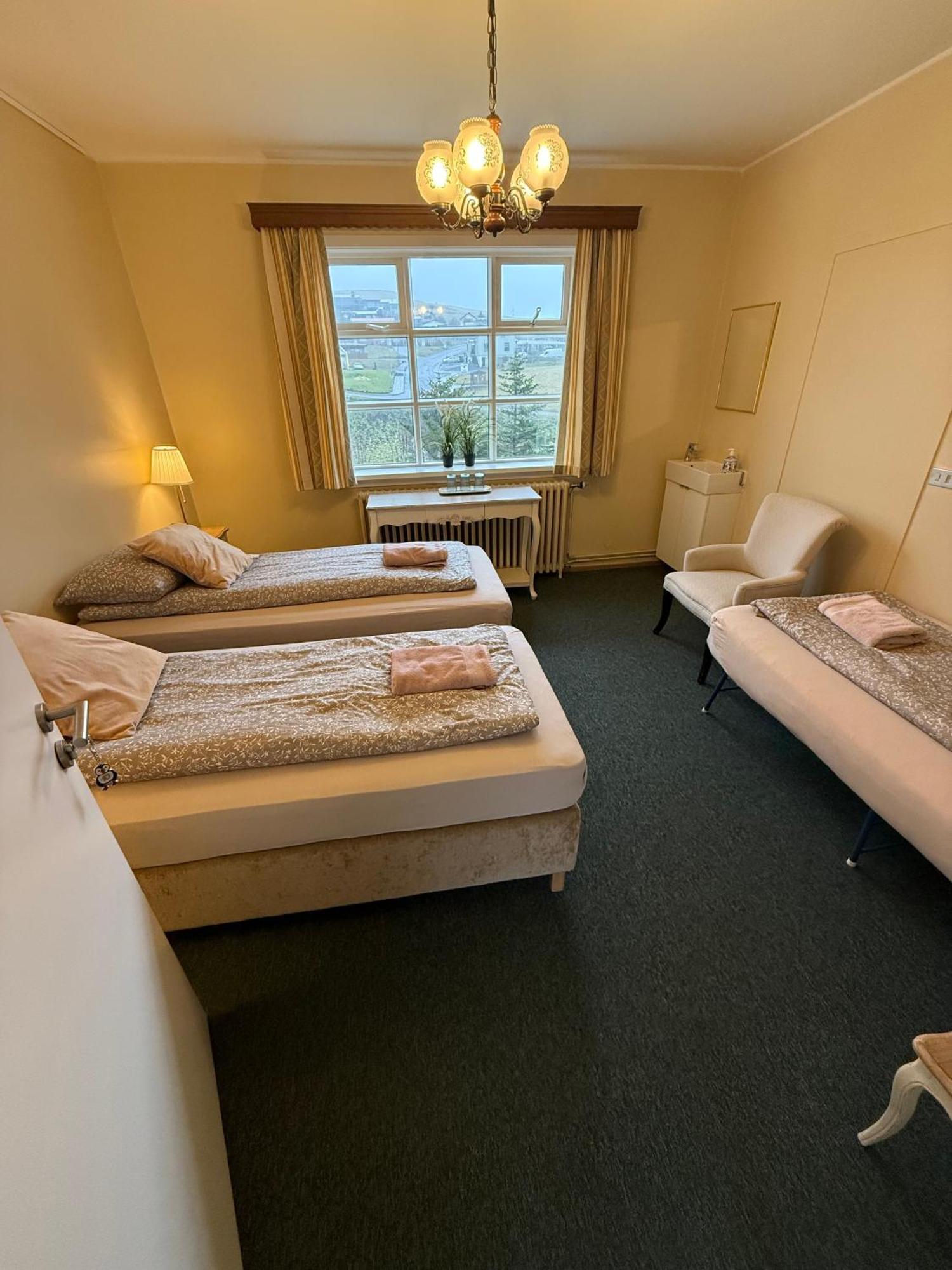 Basic Triple Room