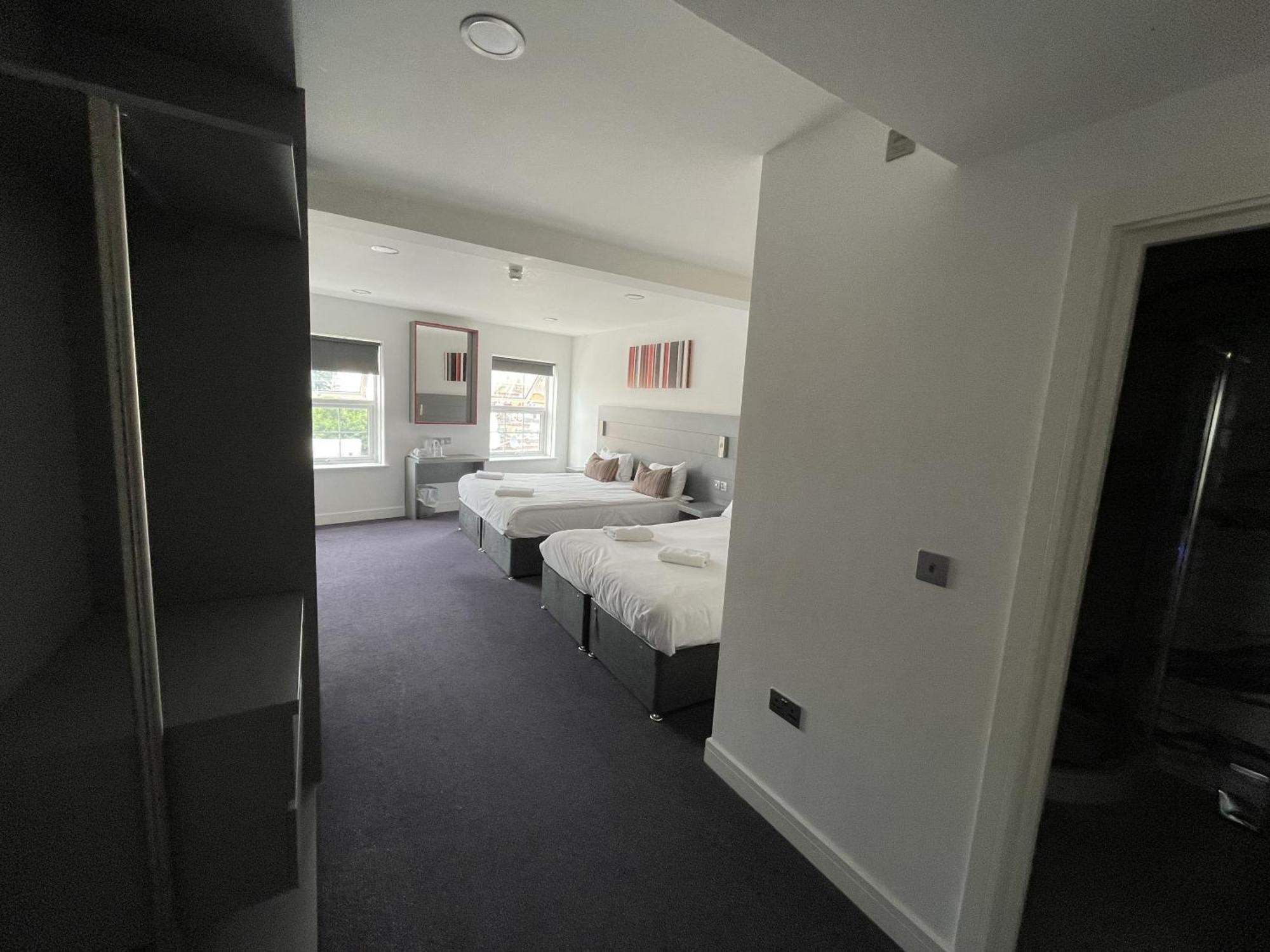 Quadruple Room with Shower