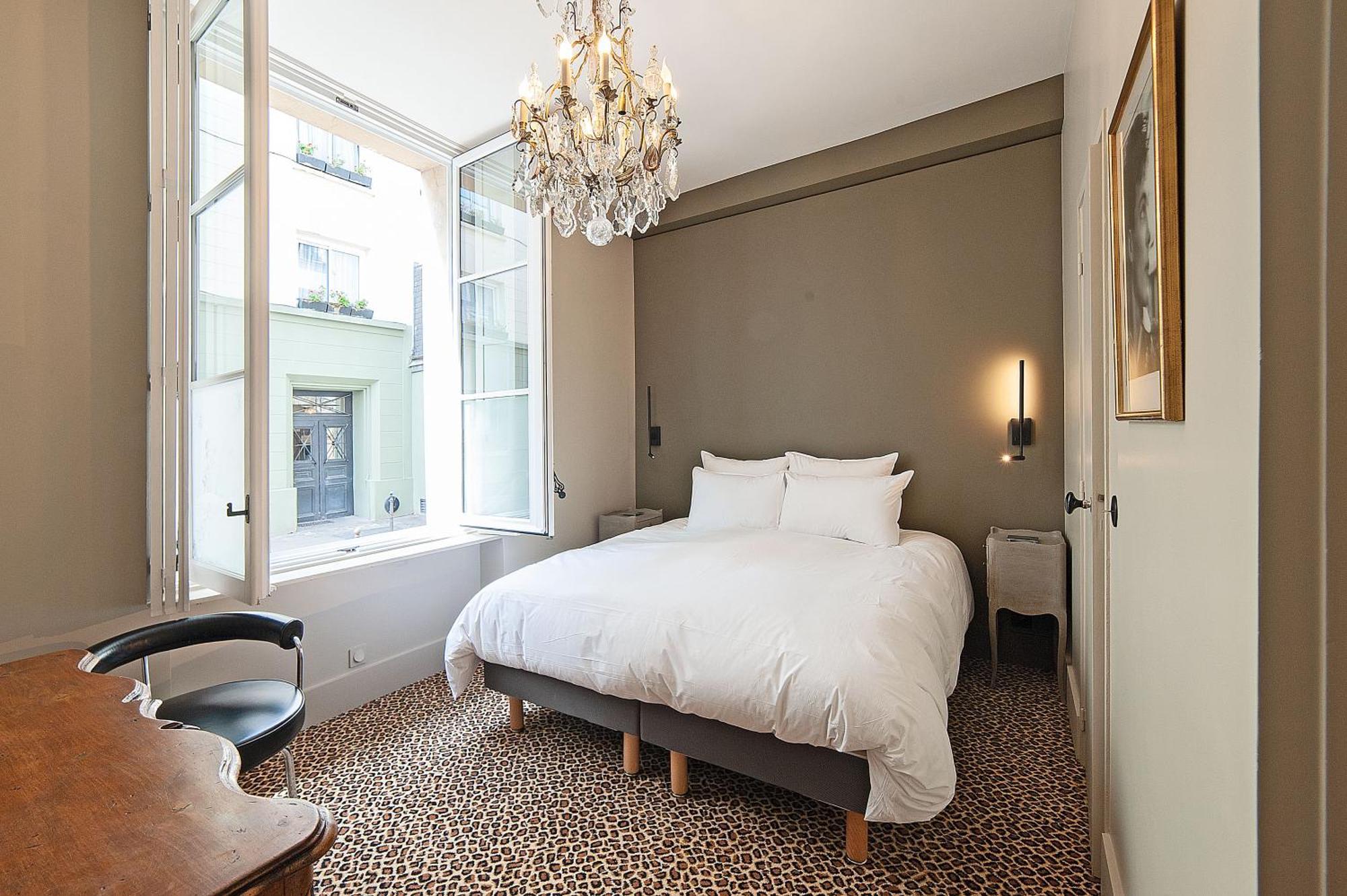 Double Room Private Bathroom