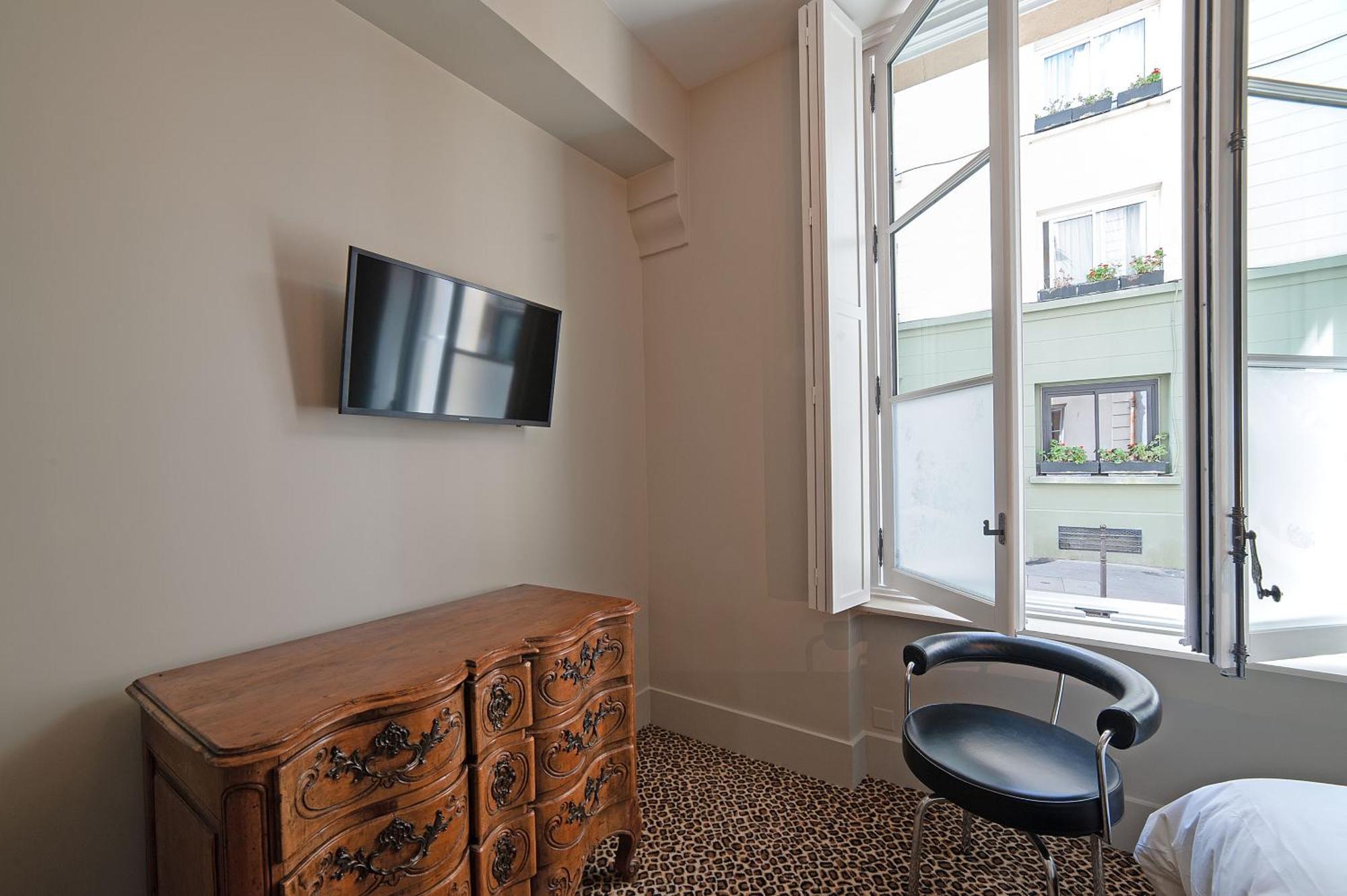 Double Room Private Bathroom