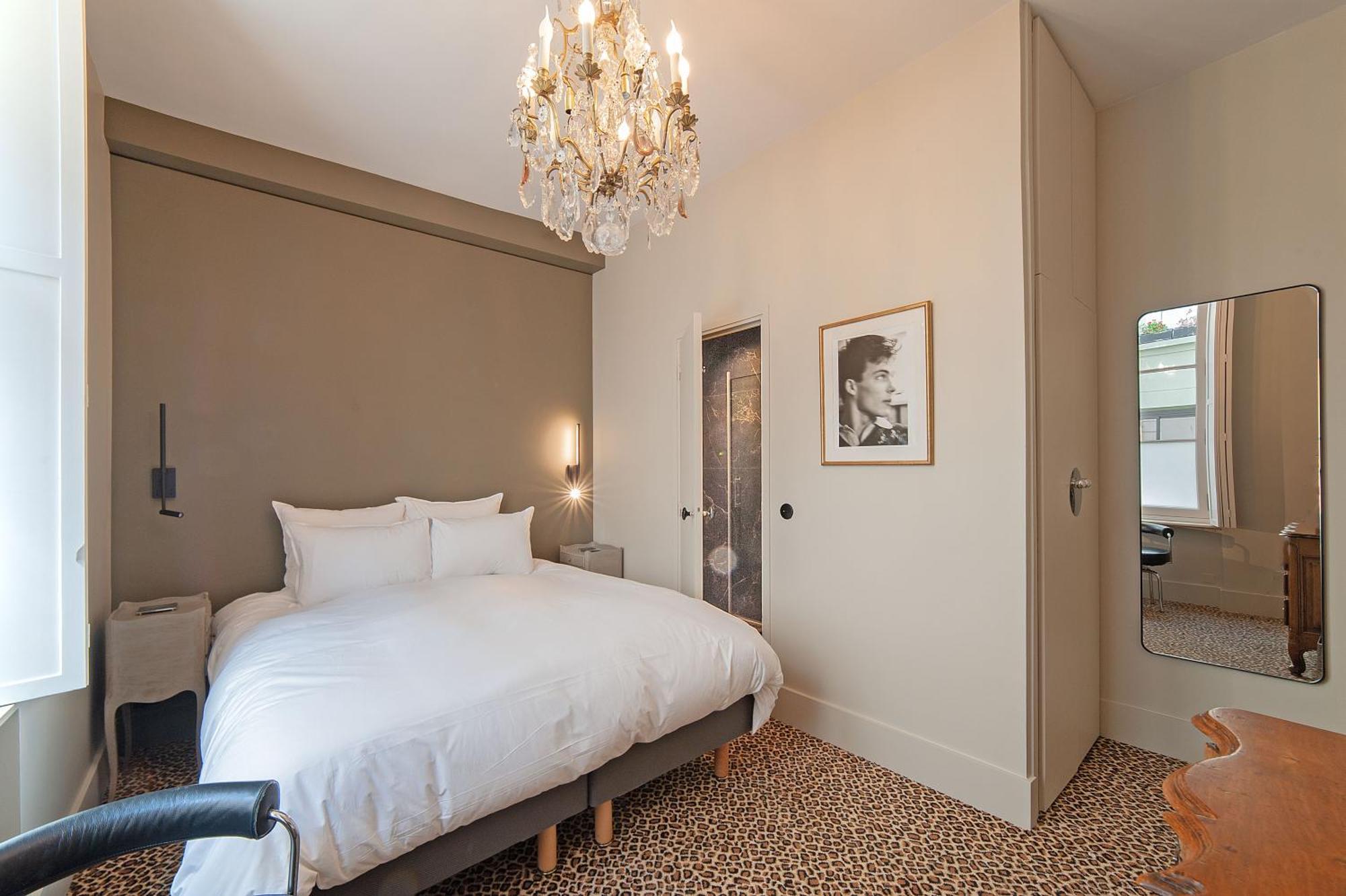 Double Room Private Bathroom