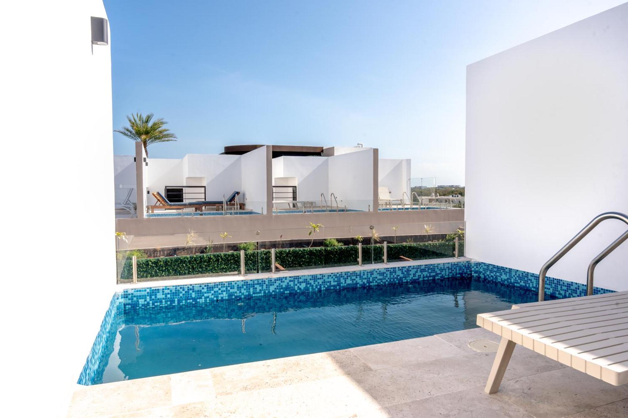 Double Room Pool View
