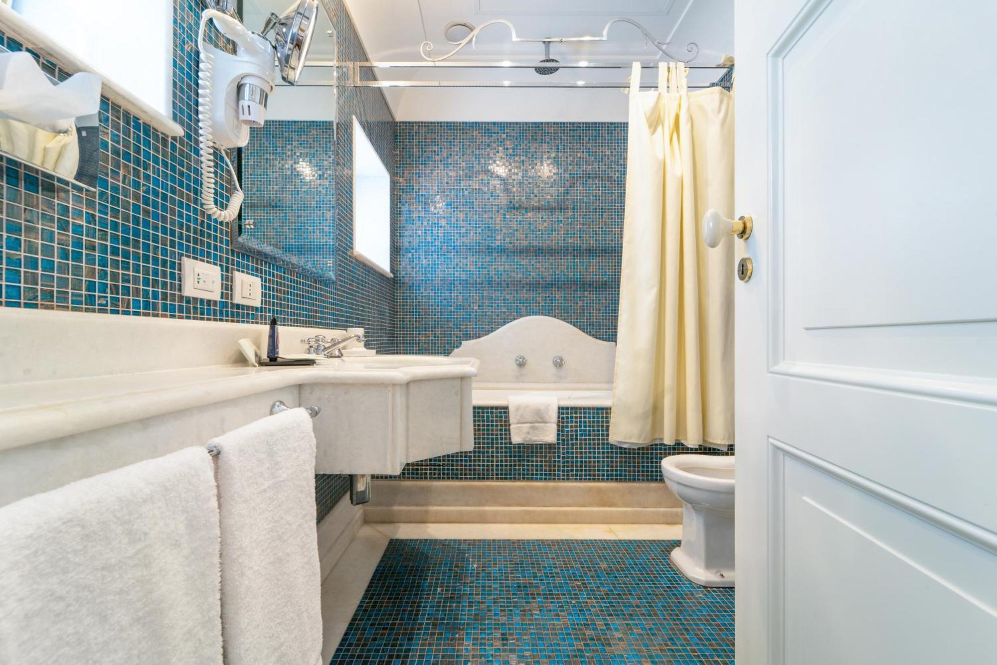 Deluxe Junior Suite
