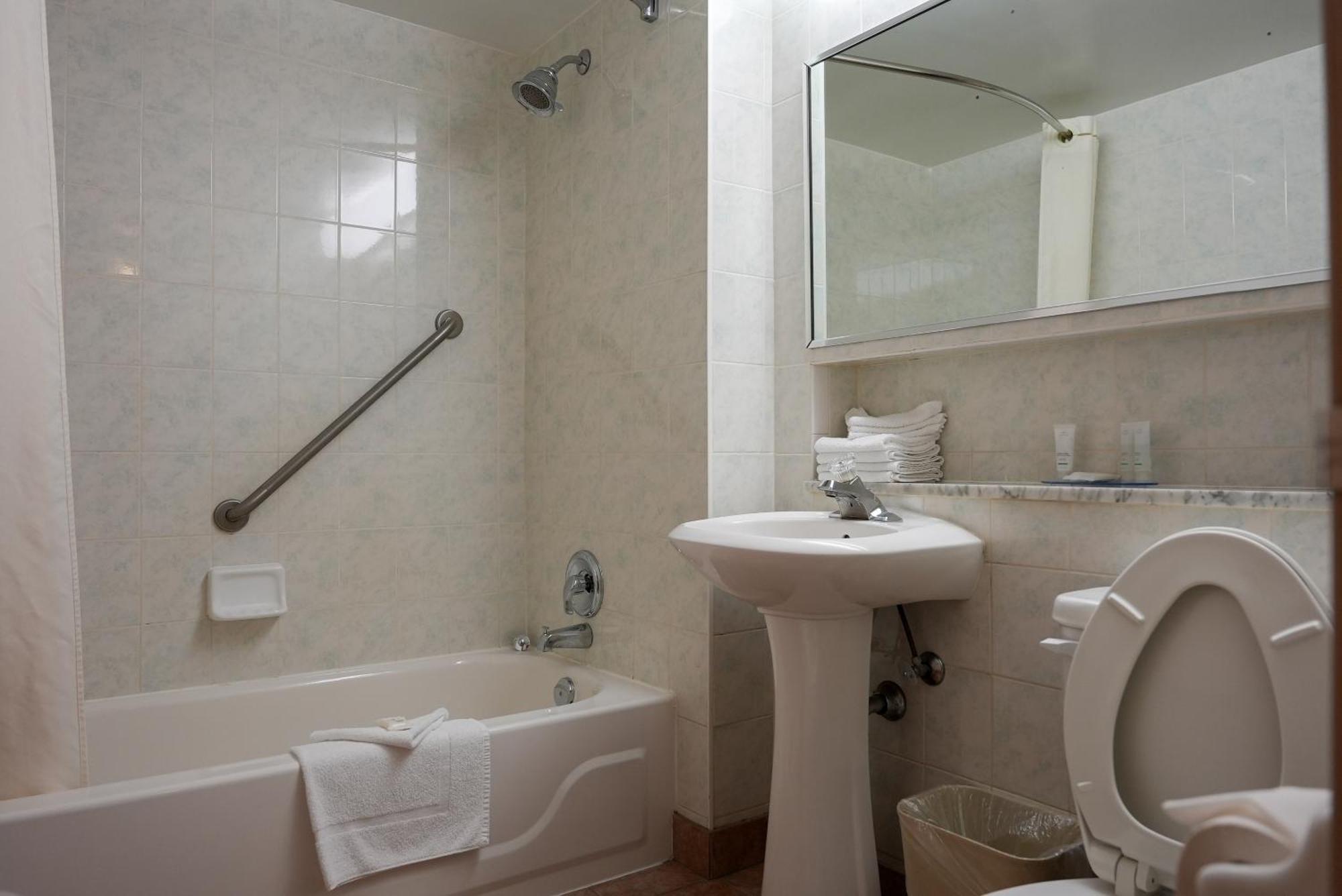 Double Room with Two Double Beds - Non-Smoking
