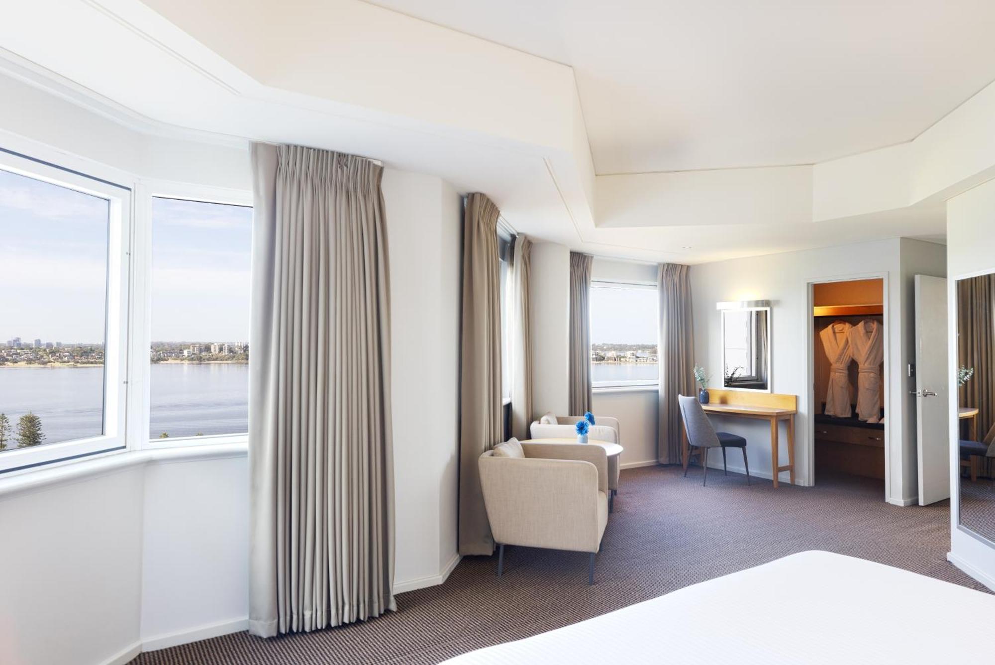 Superior King Suite