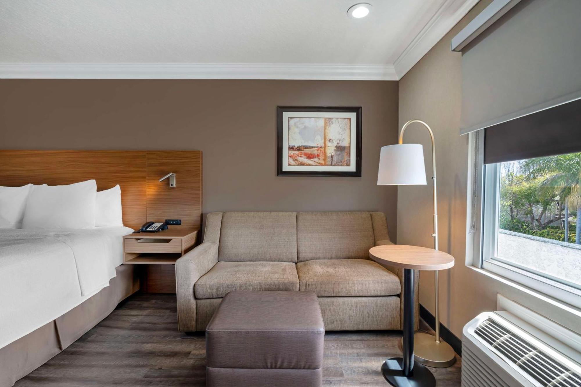 King Room with Sofa Bed