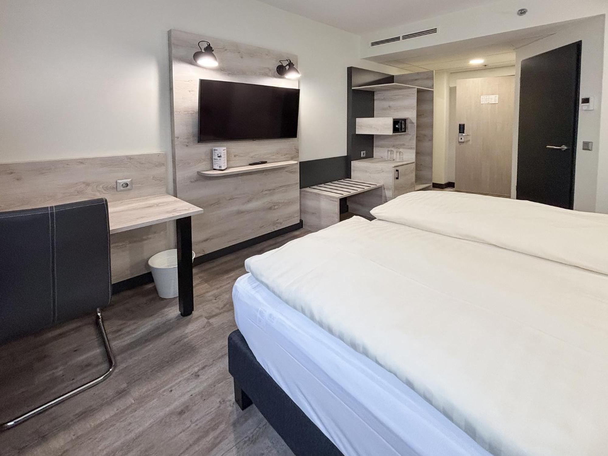 Superior Double Room,1697843918:JPEG