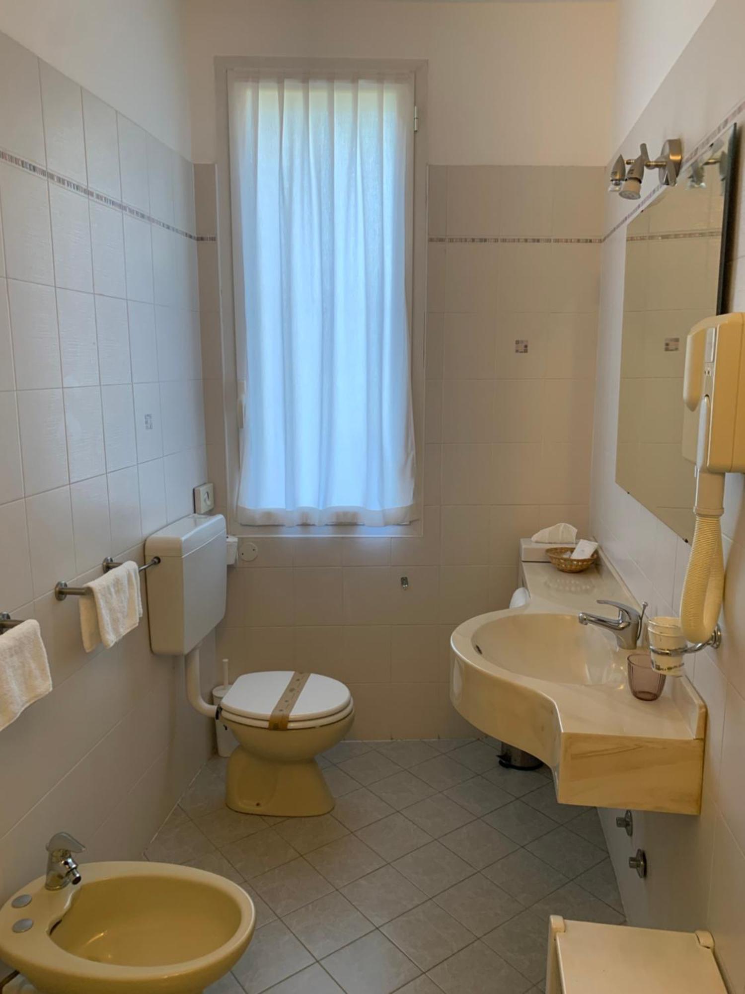 Dreibettzimmer mit Bergblick
