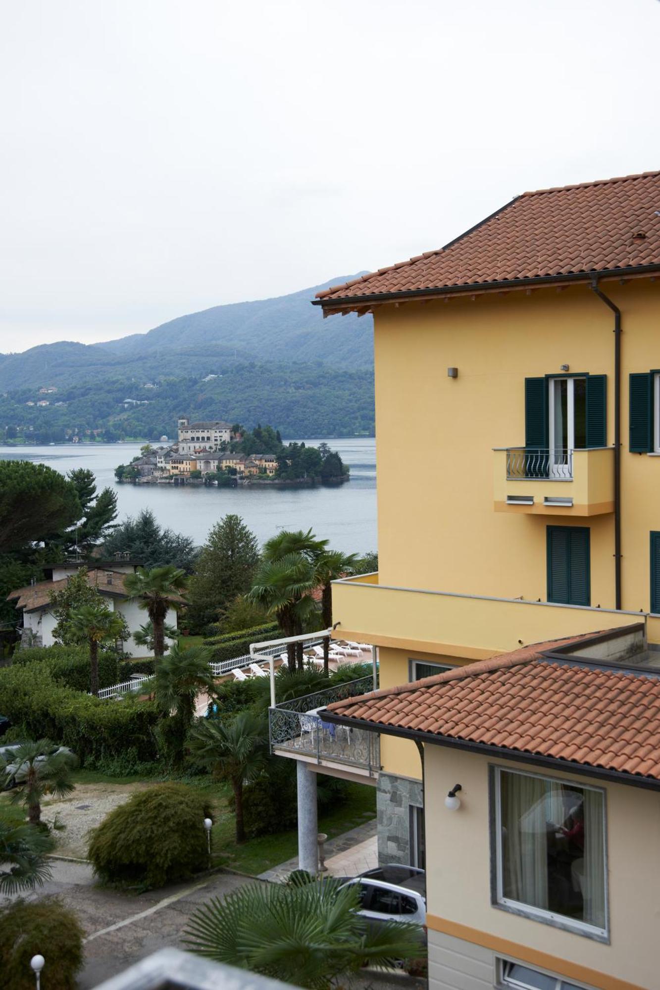 Doppelzimmer mit seitlichem Seeblick