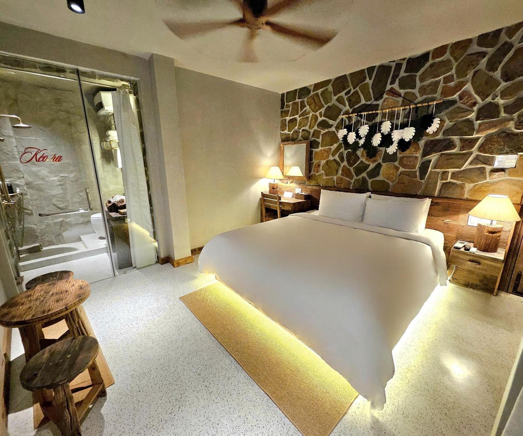 Superior Queen Room,1661643468:JPEG