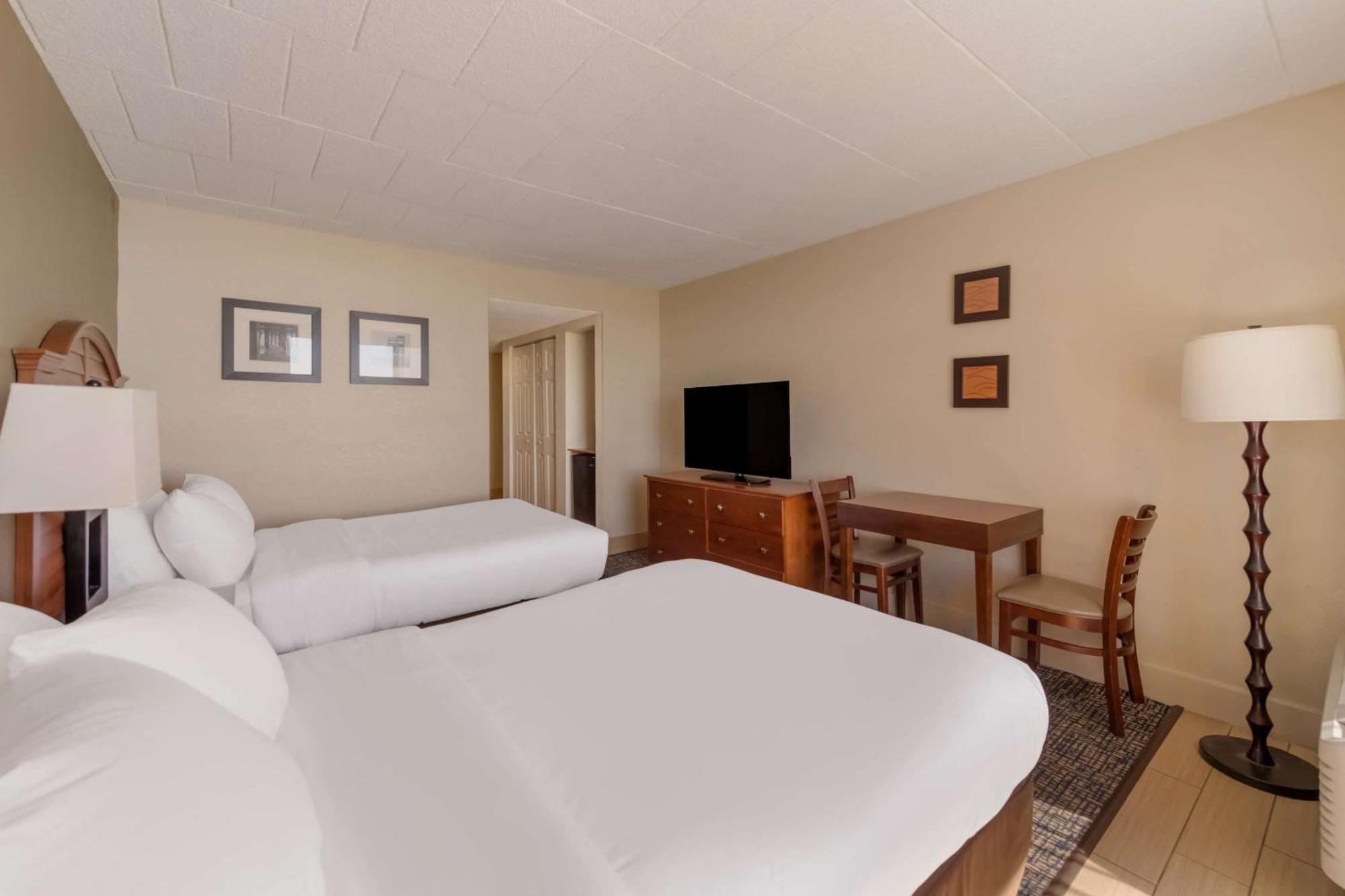 Room with Two Double Beds with Bay View