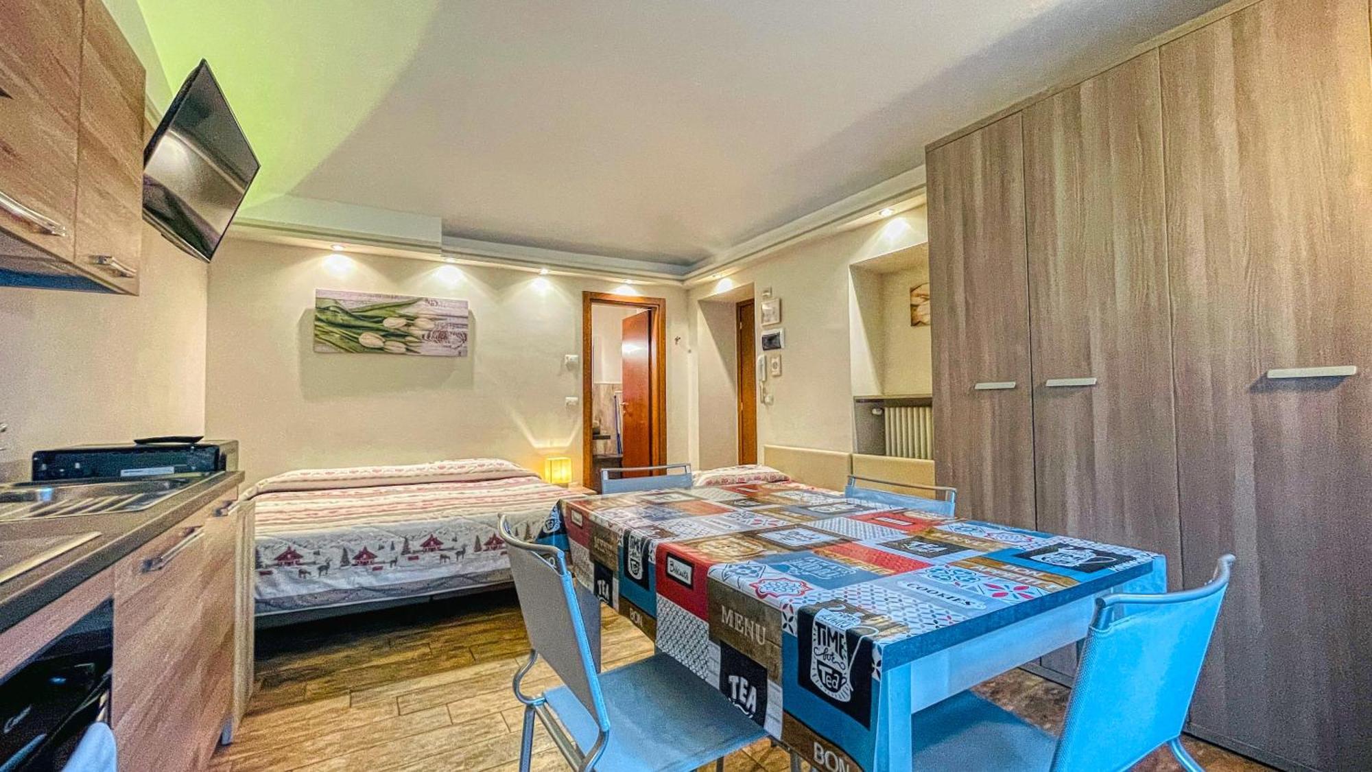 Classic Studio (3 Adults)