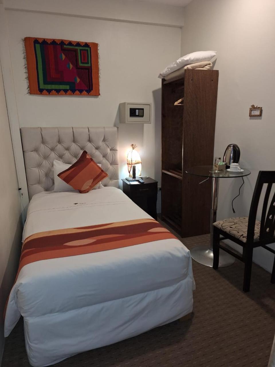 Single Room,635707101:JPEG
