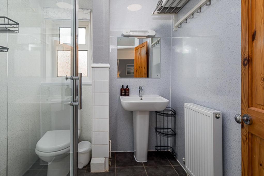 Family Room Shower,1661708854:JPEG