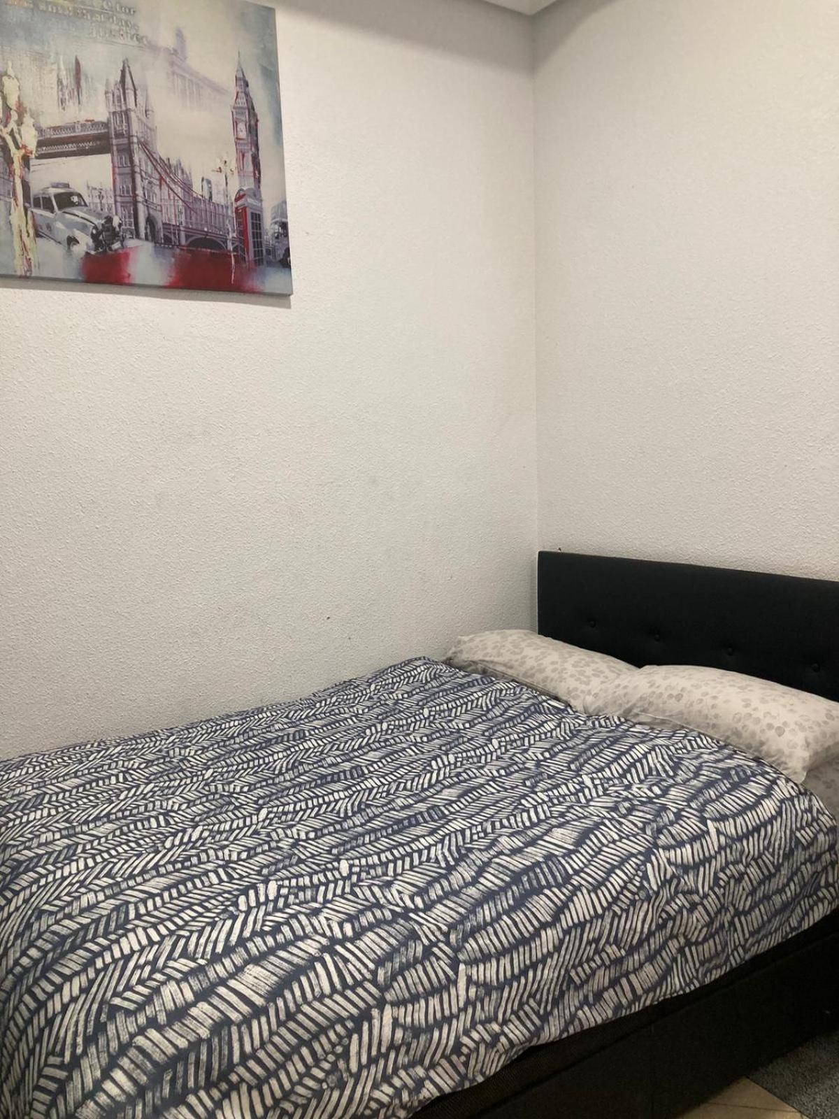 Habitación Cuádruple Económica con baño compartido