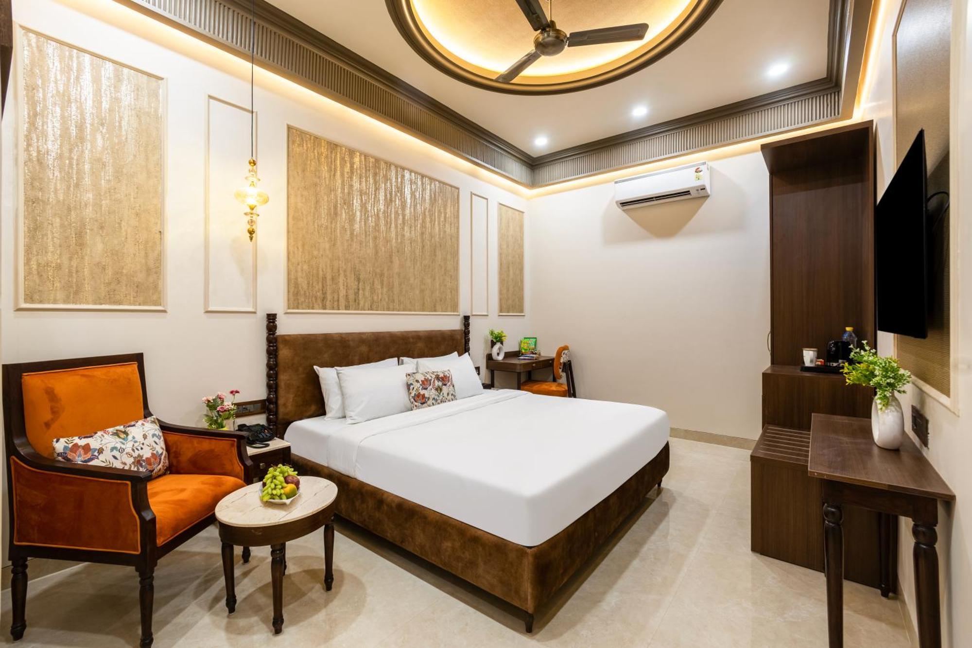 Superior Room with Bathtub