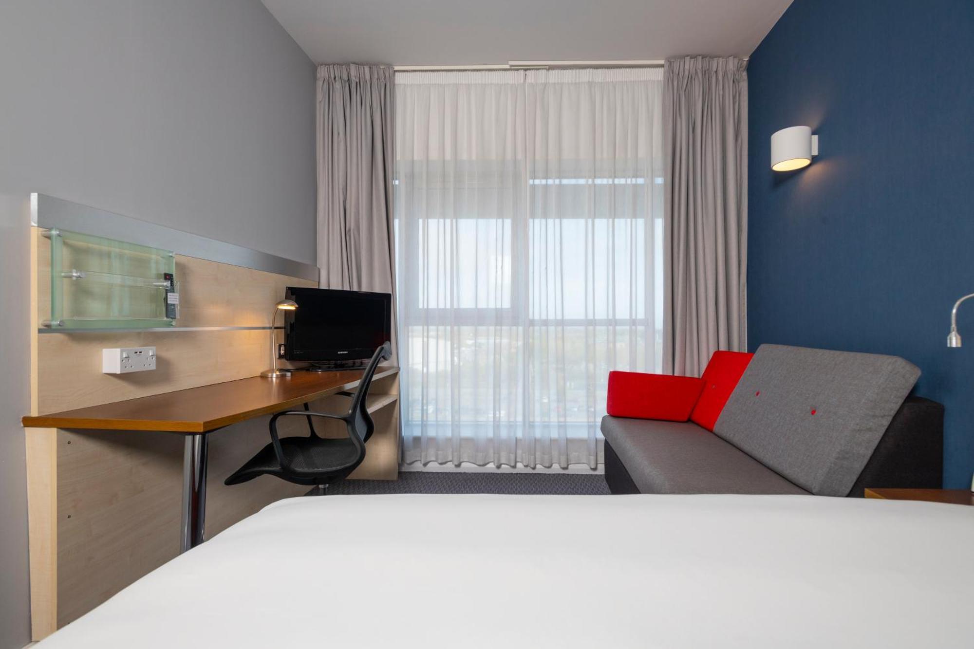 Standard King Room with Free Hot Breakfast