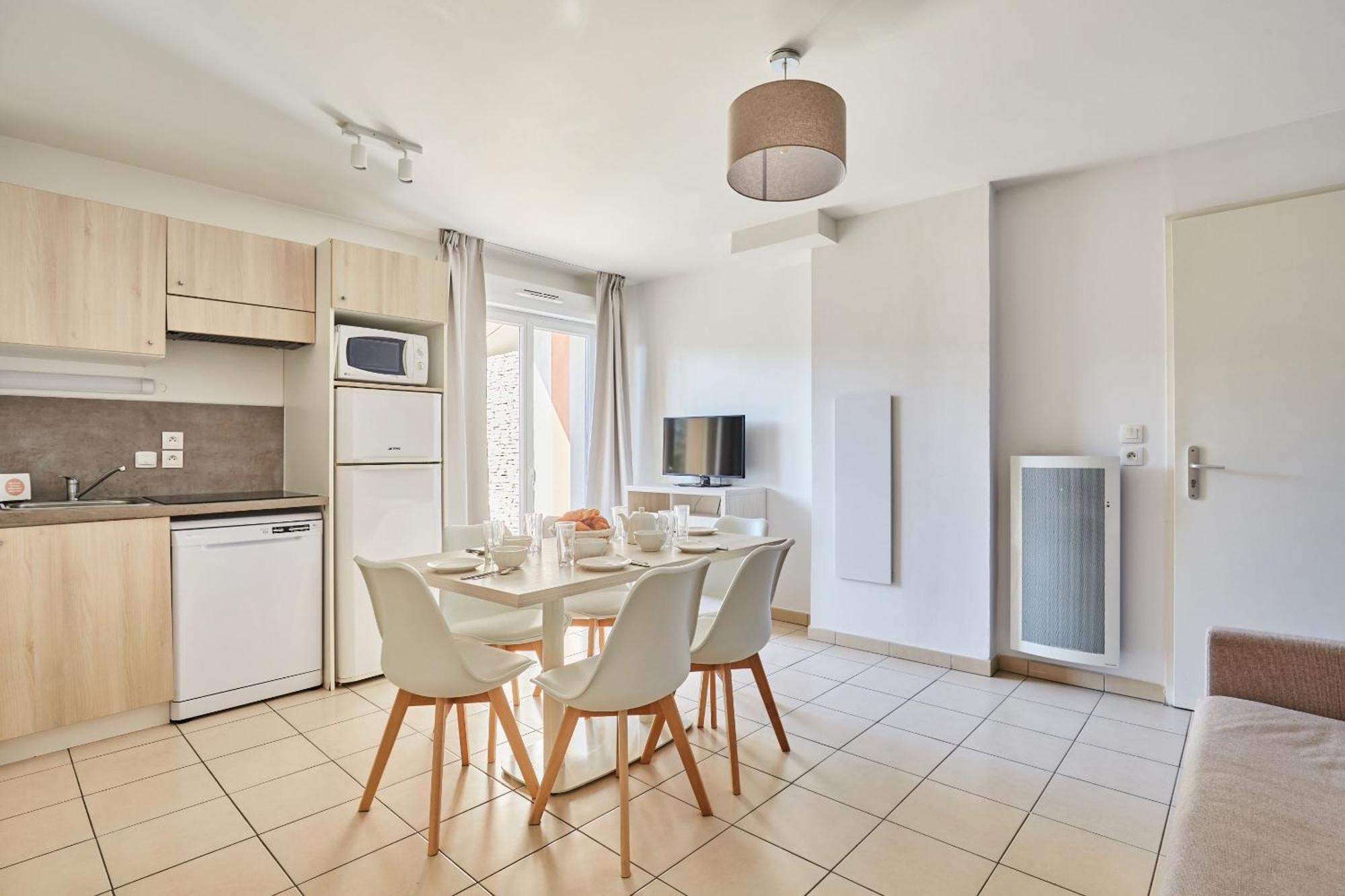 Apartment (3-6 Adults)