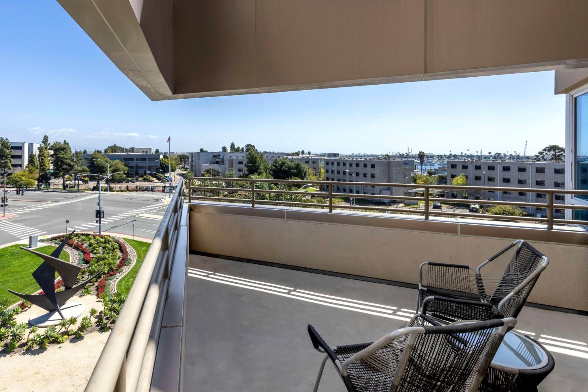 Two-Room Premier King Suite Balcony