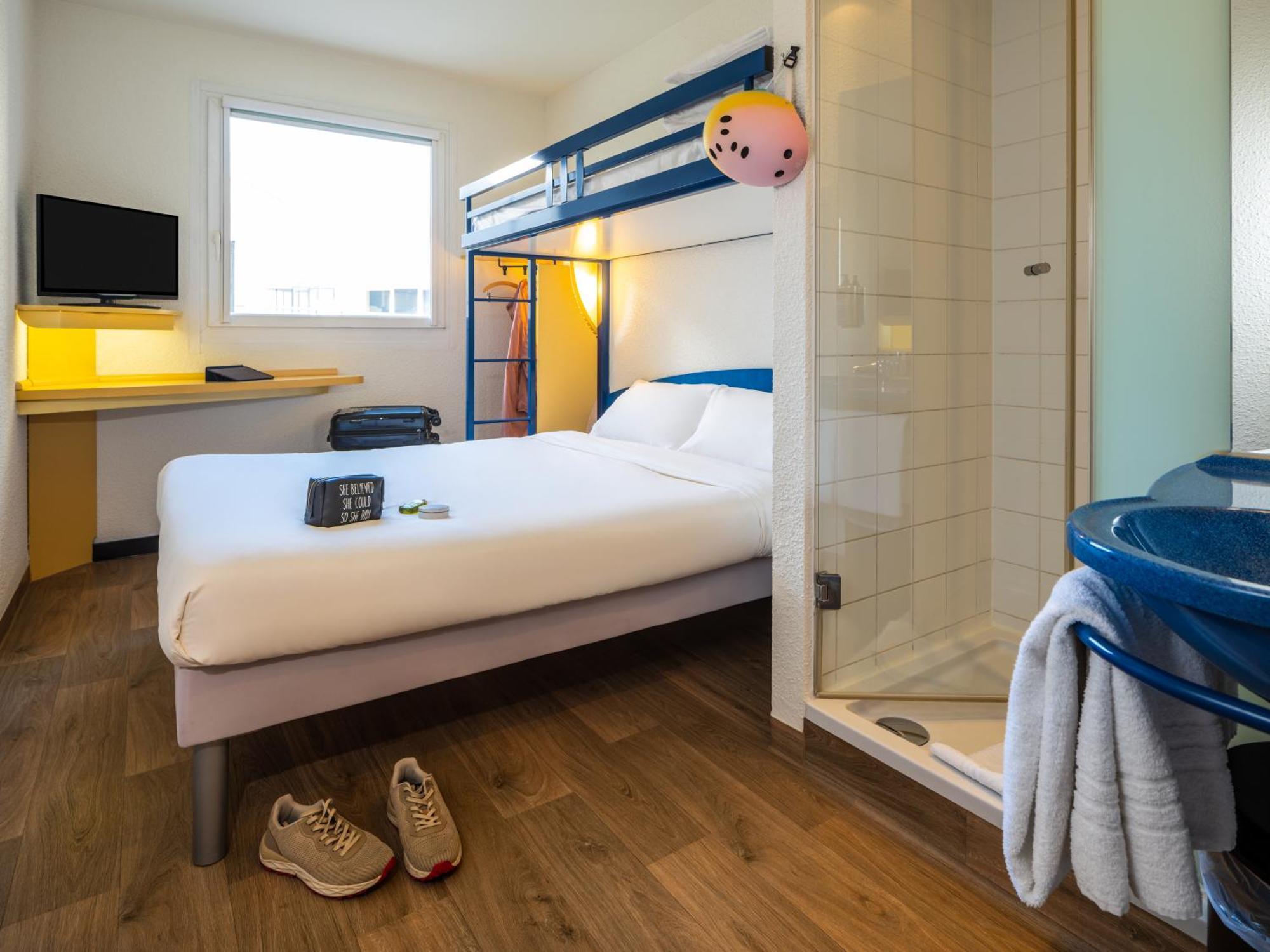 Standard Room,1710629286:JPEG