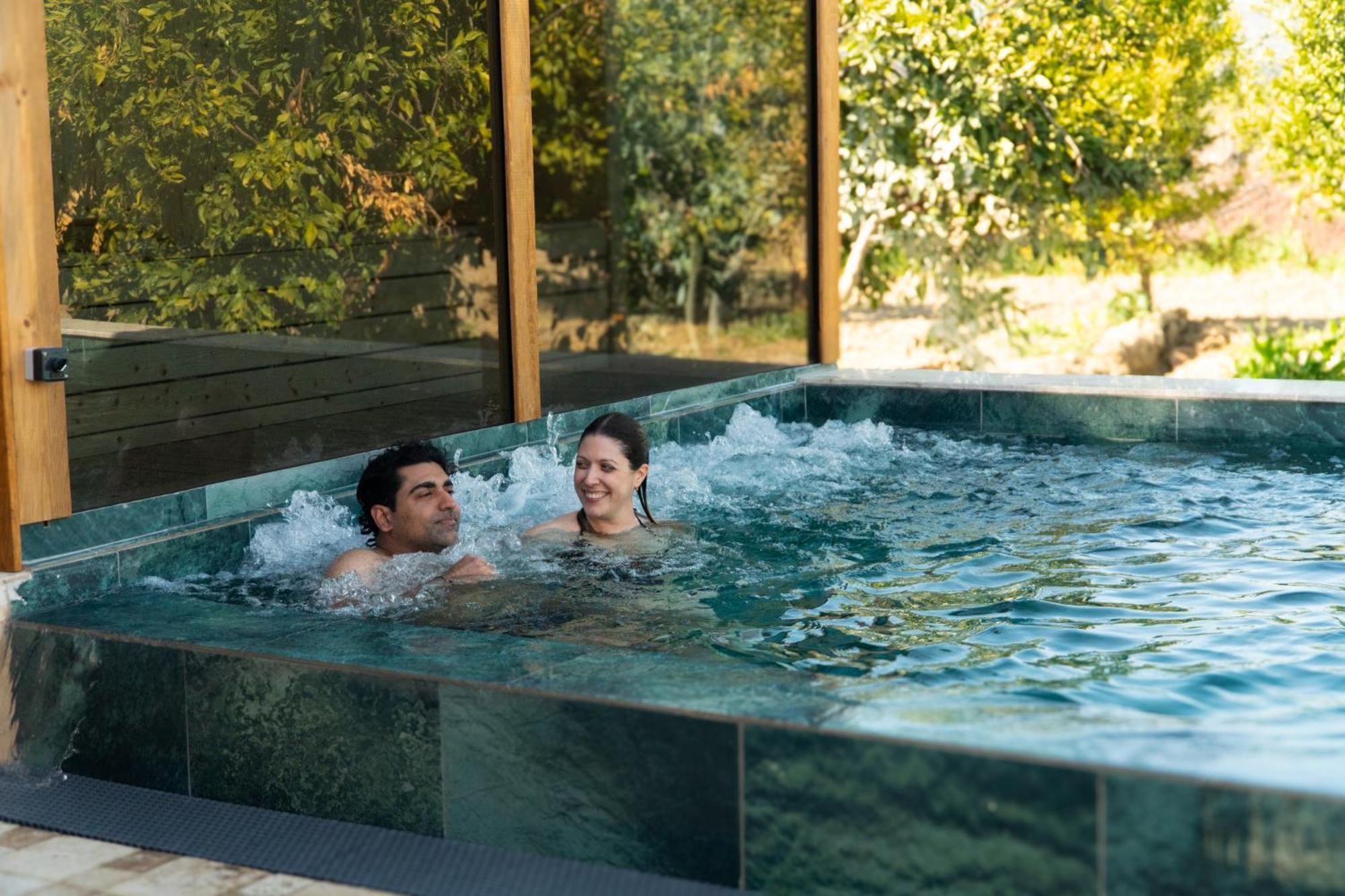 Queen Room with Spa Bath