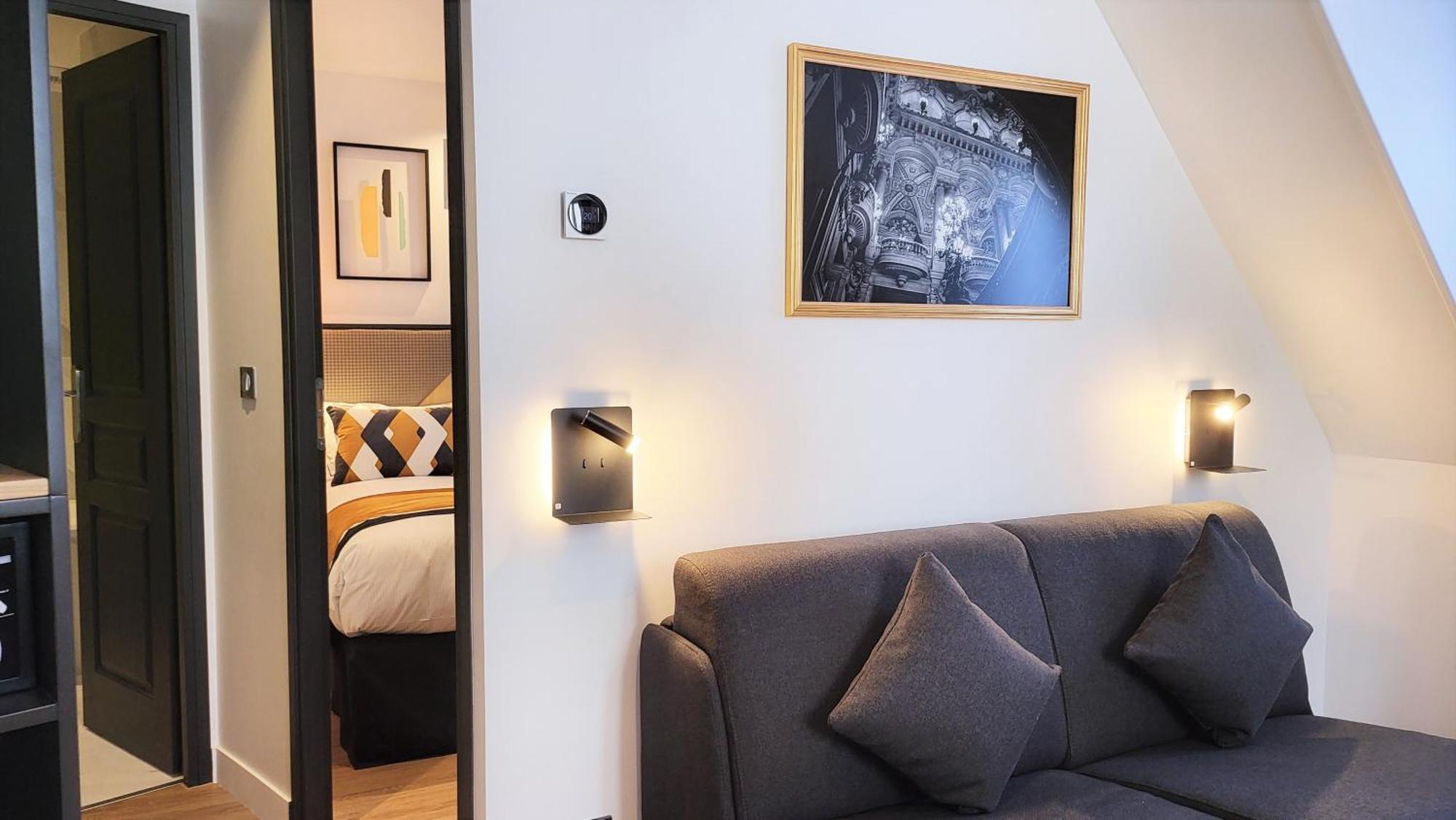 Suite pool access