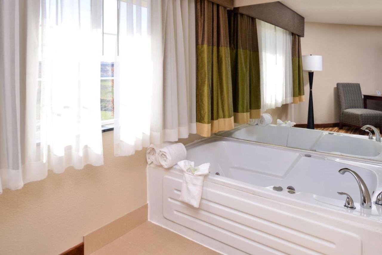 Triple Room Whirlpool Non Smoking