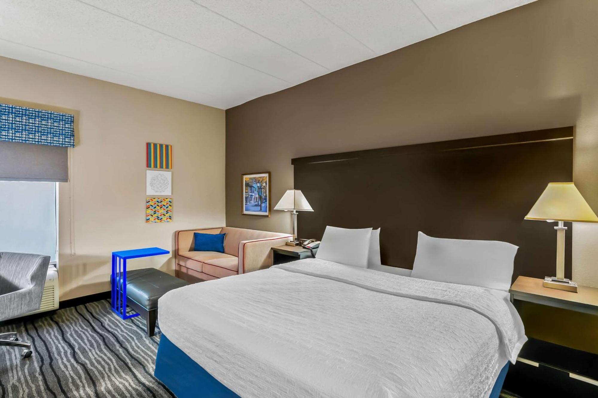 King Room with Sofa Bed - Non-Smoking