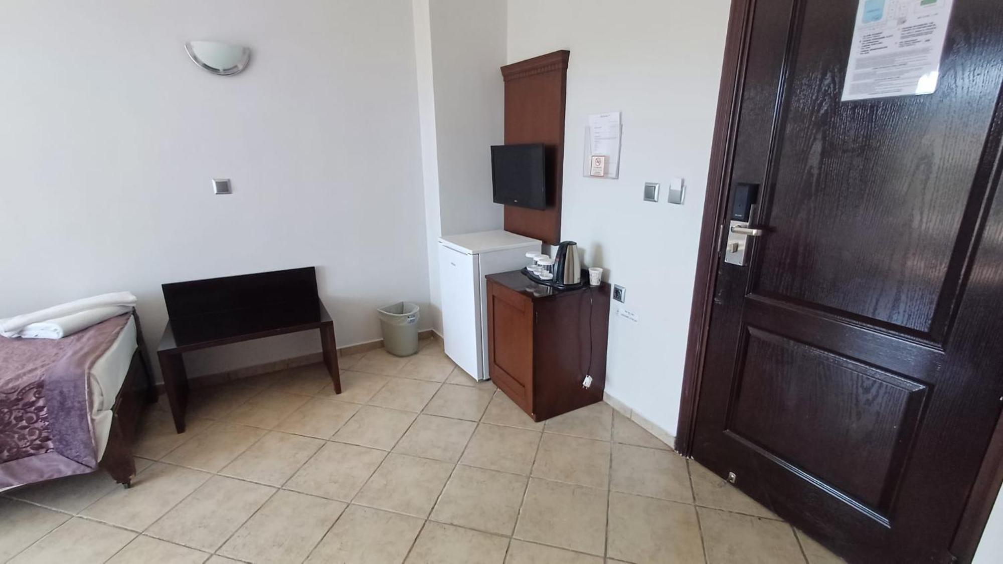 Family Room Balcony,1662985425:JPEG