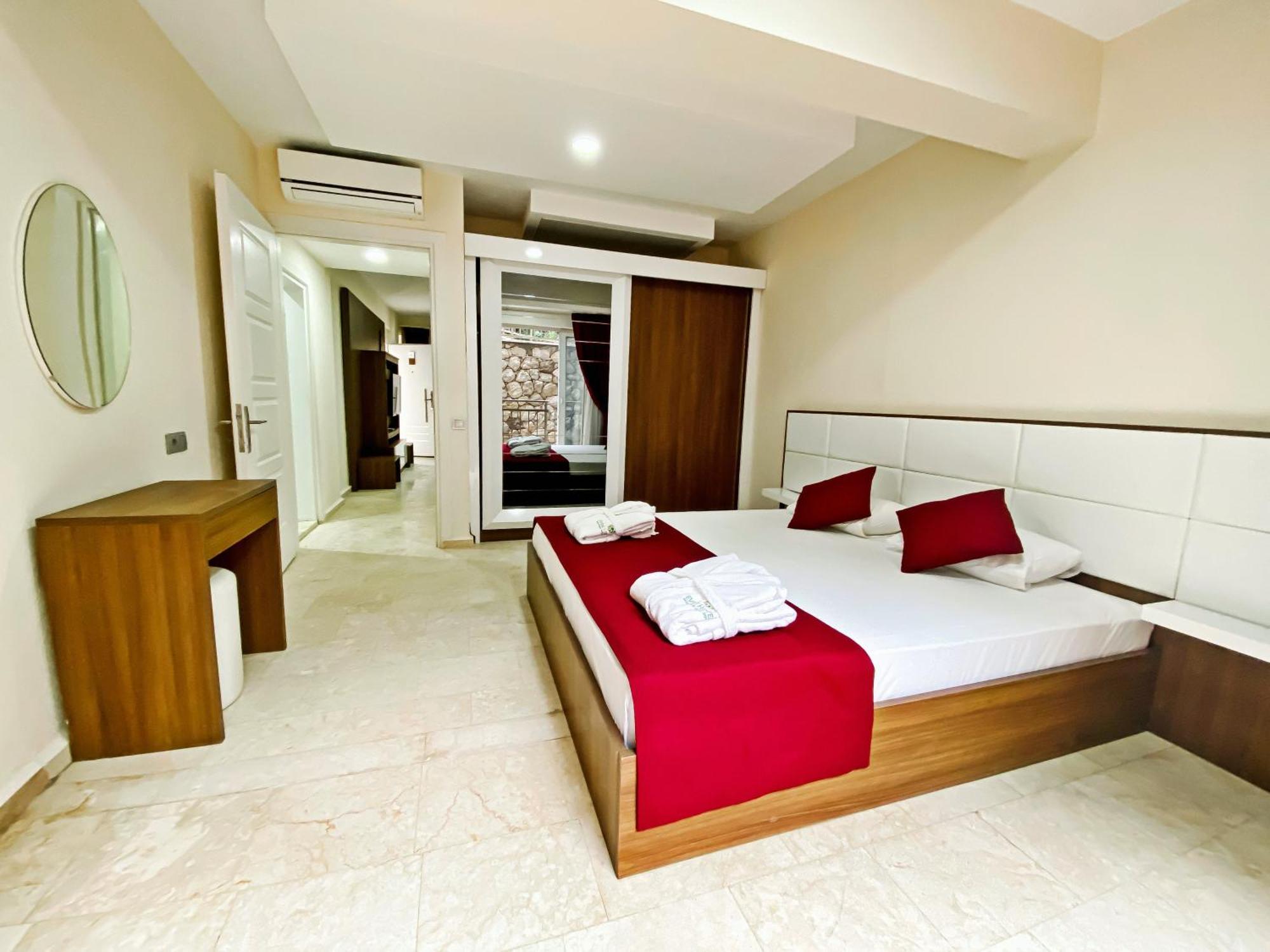 Suite,1662985838:JPEG