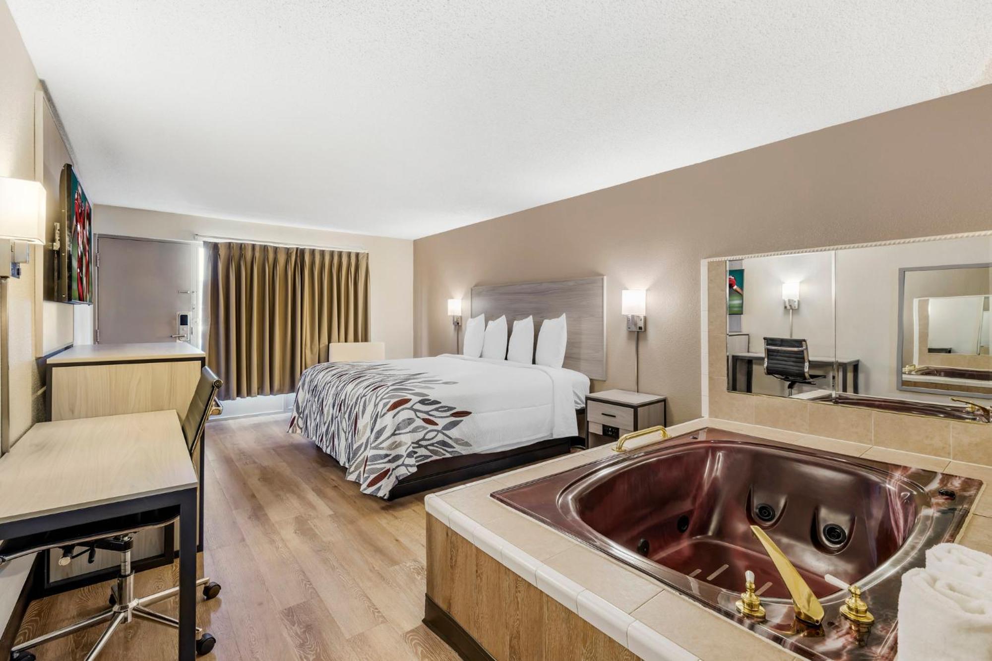 Superior King Room with Spa Bath Non-Smoking