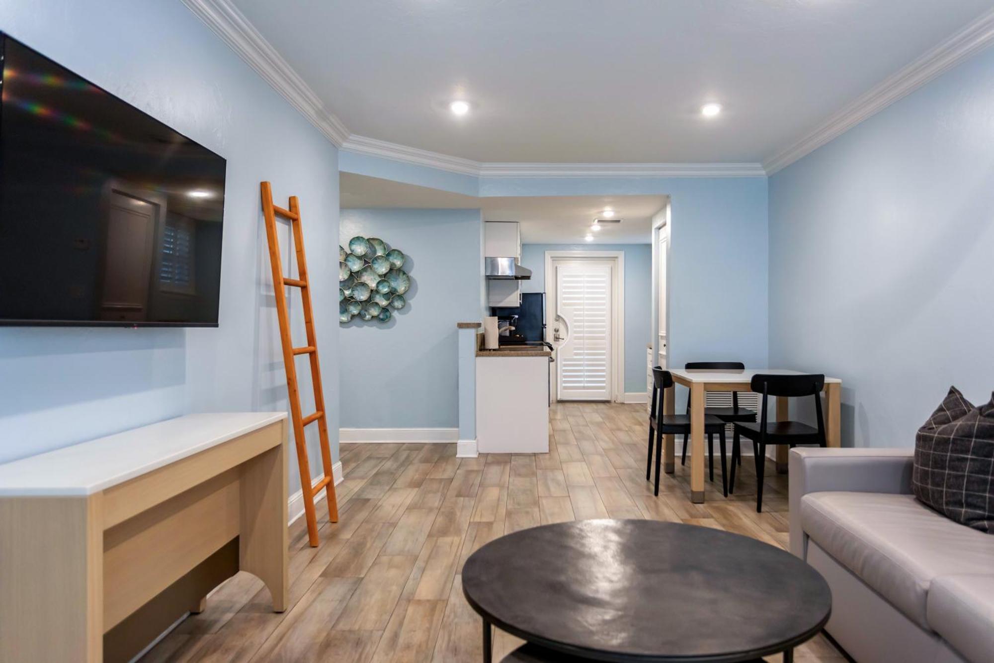 ADA Accessible One-Bedroom Suite