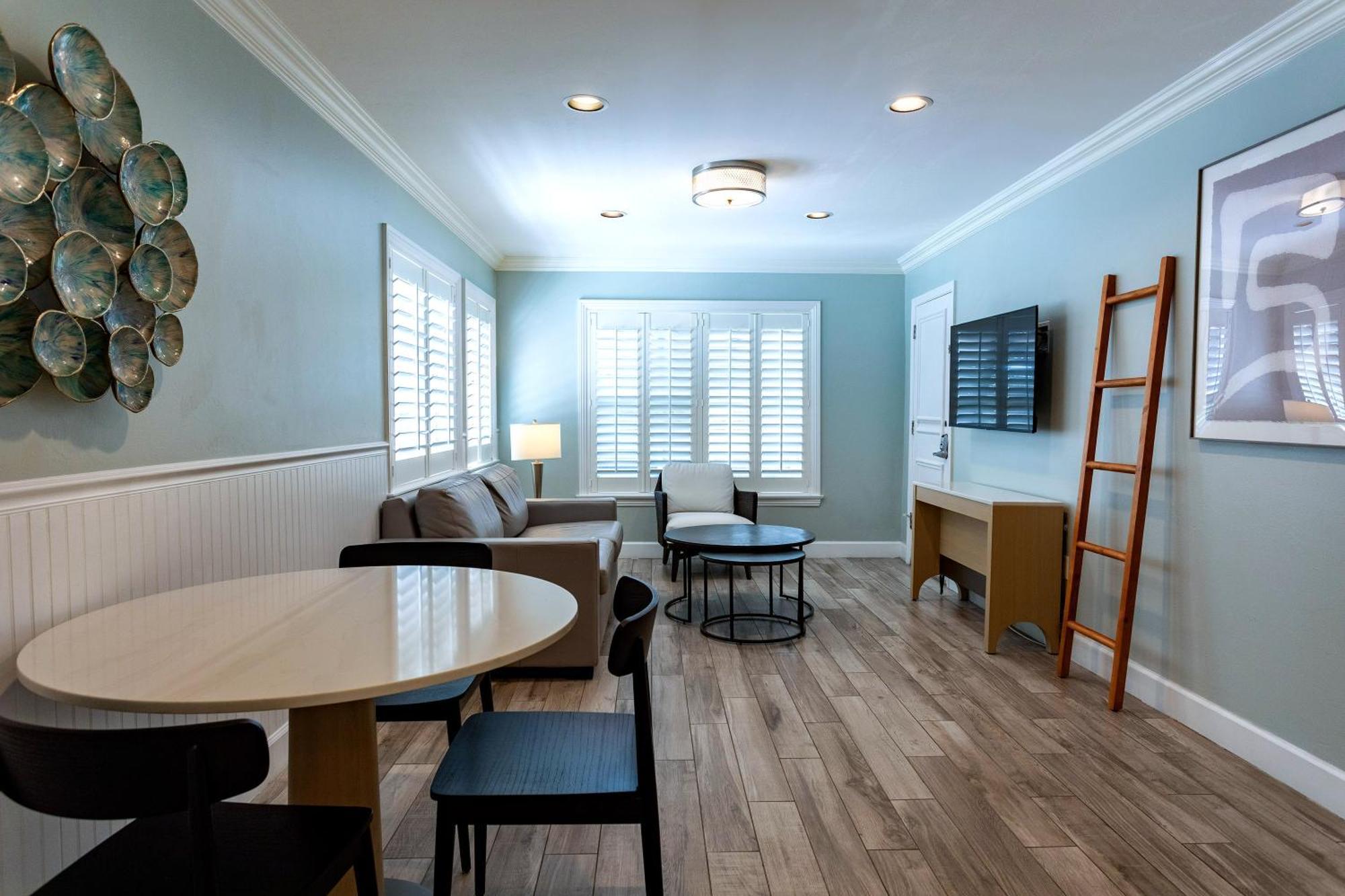 One-Bedroom Suite
