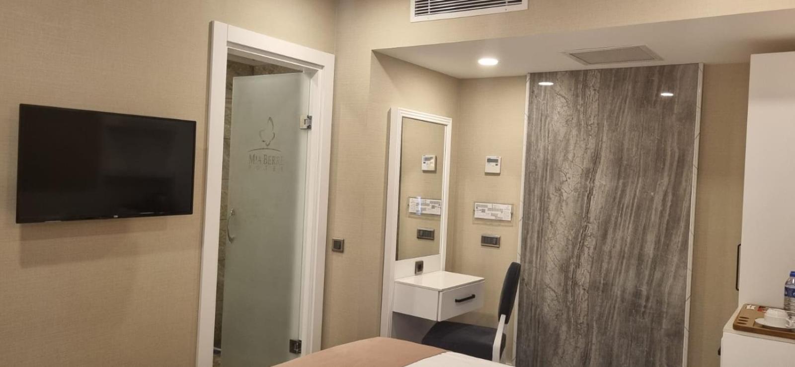 Family Room,1662998630:JPEG