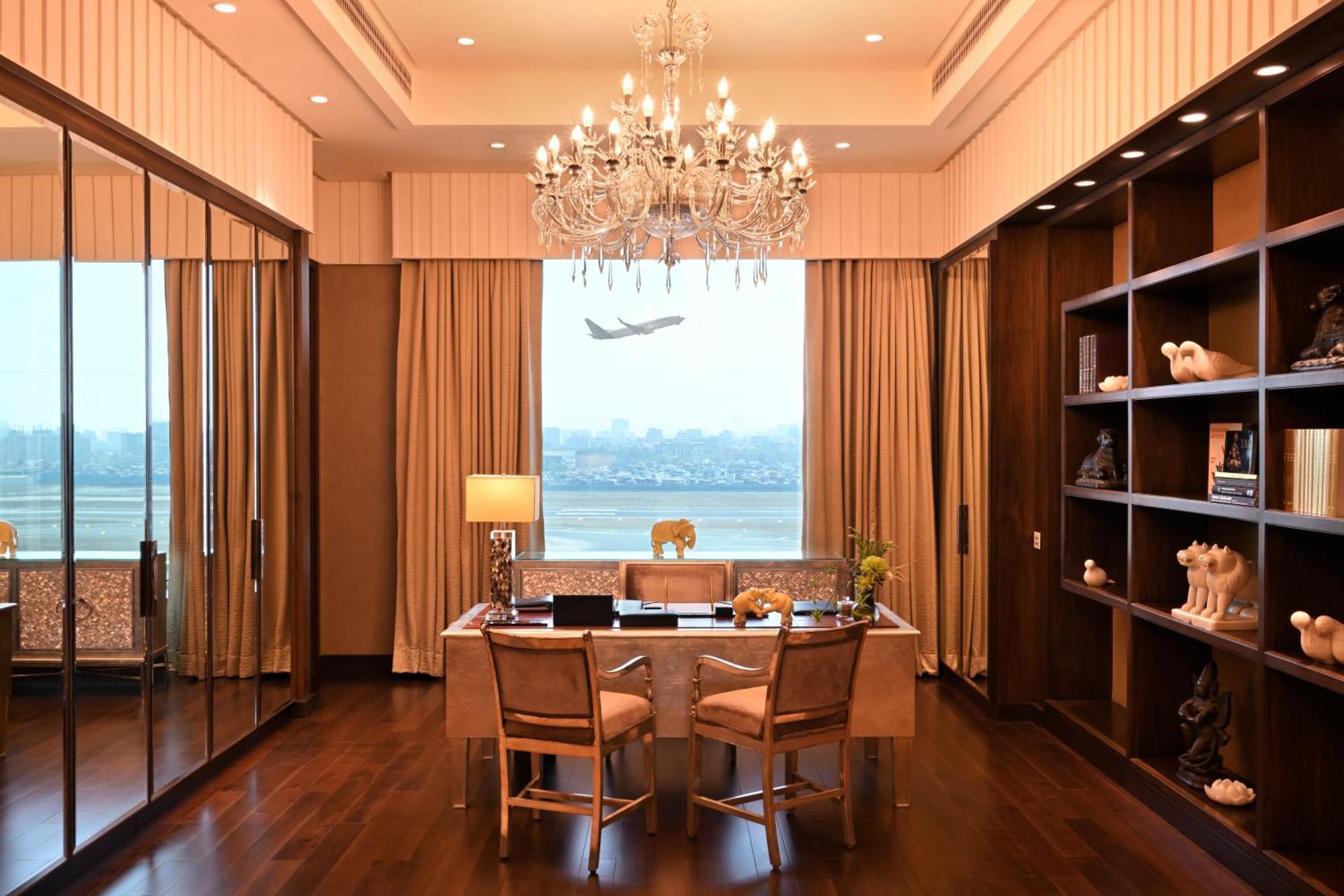 Presidential Suite Two Way Airport Transfers Evening Cocktail Hours & High-Tea