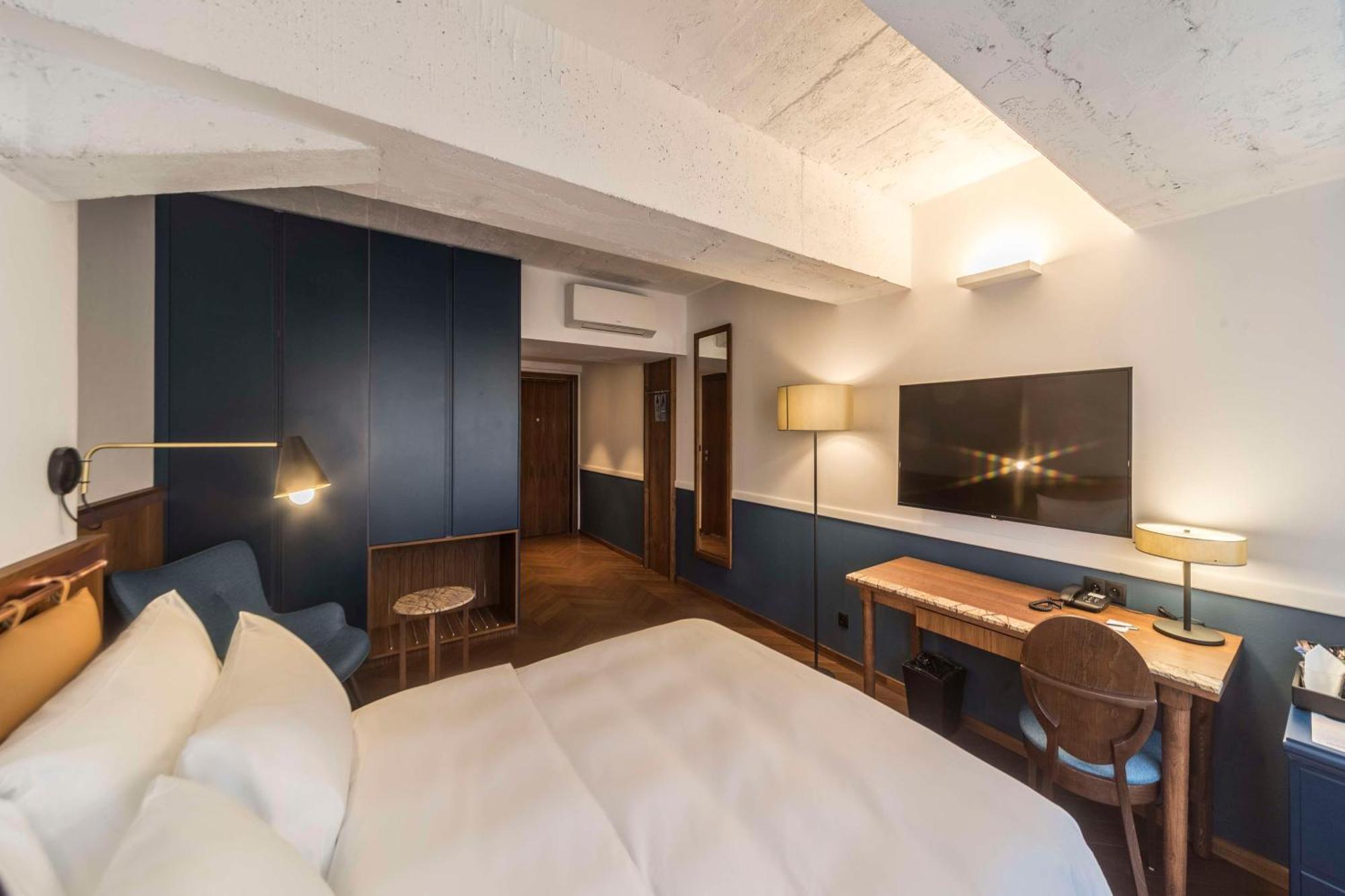 Superior Room River View Old Granary