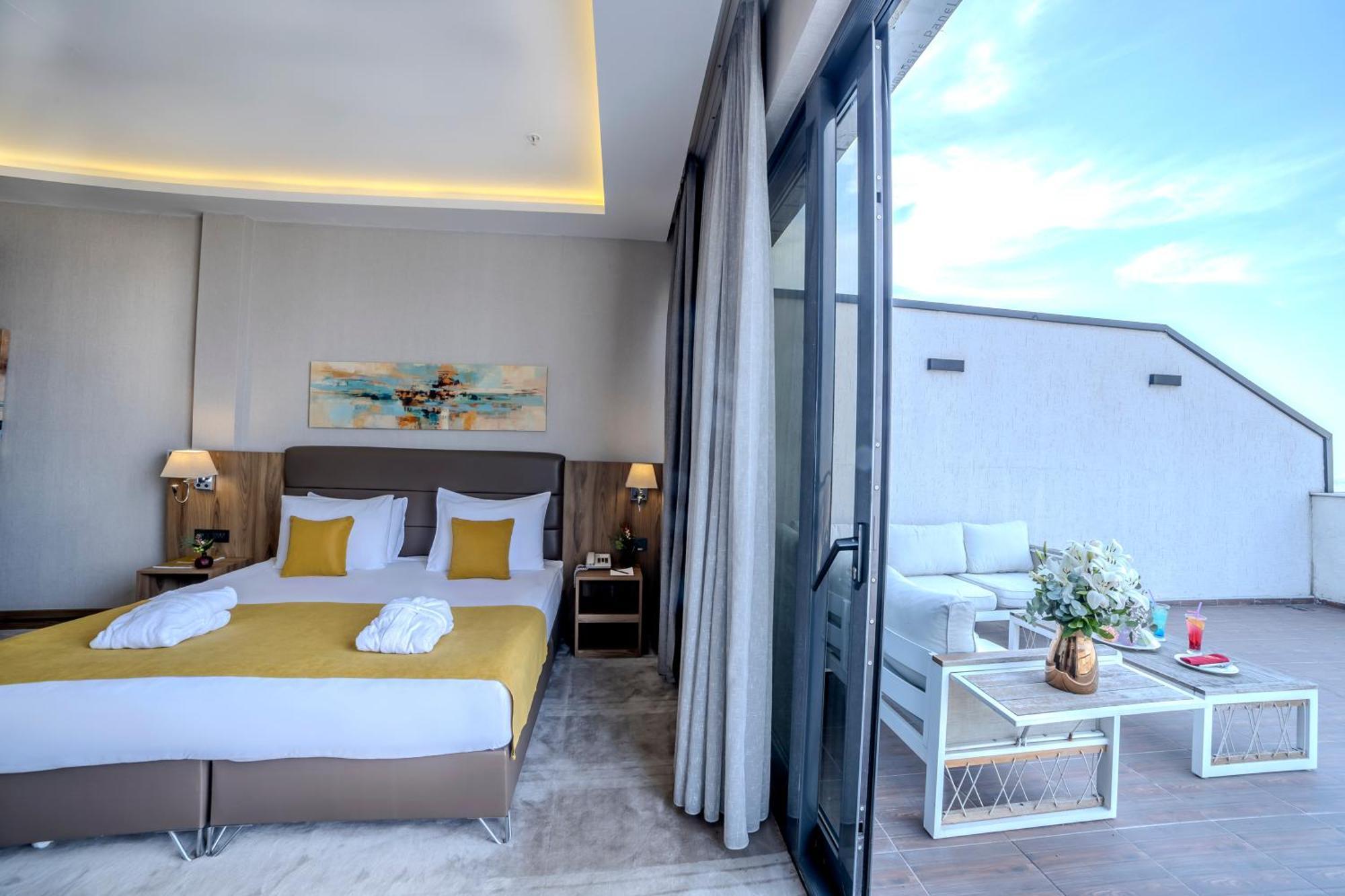 Suite with Terrace,1663103077:JPEG