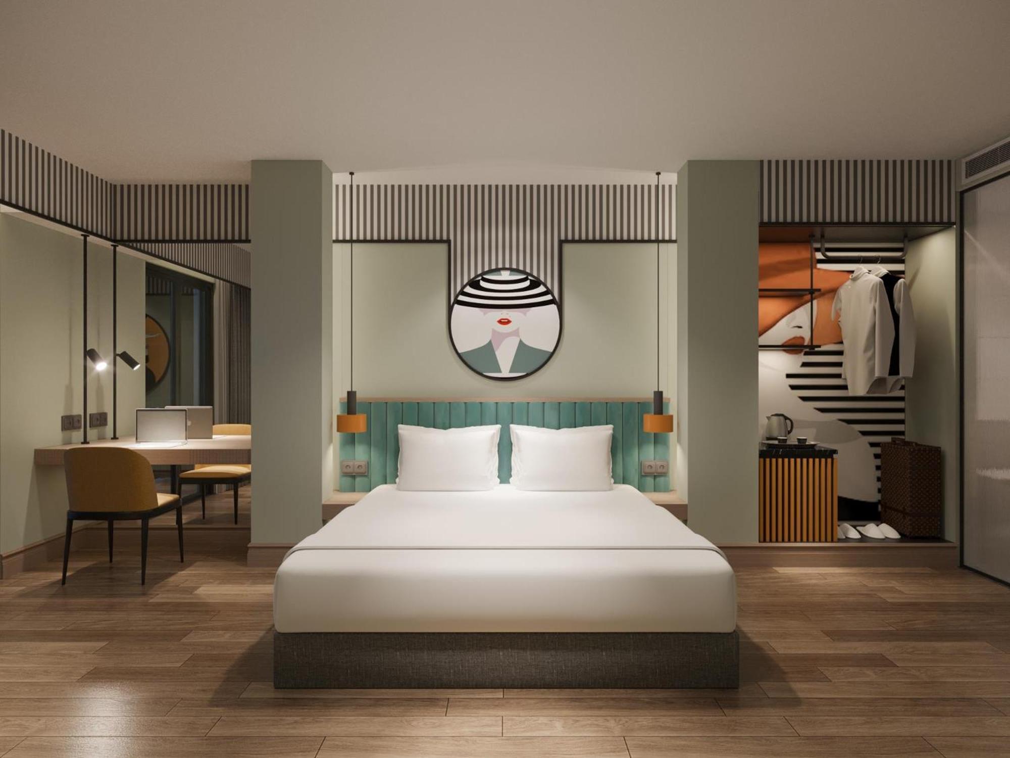 Solaria Balcony Street View