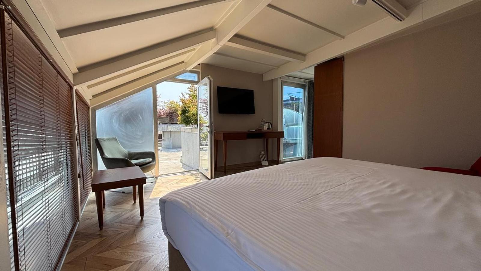 Double Room Terrace,1663735011:JPEG