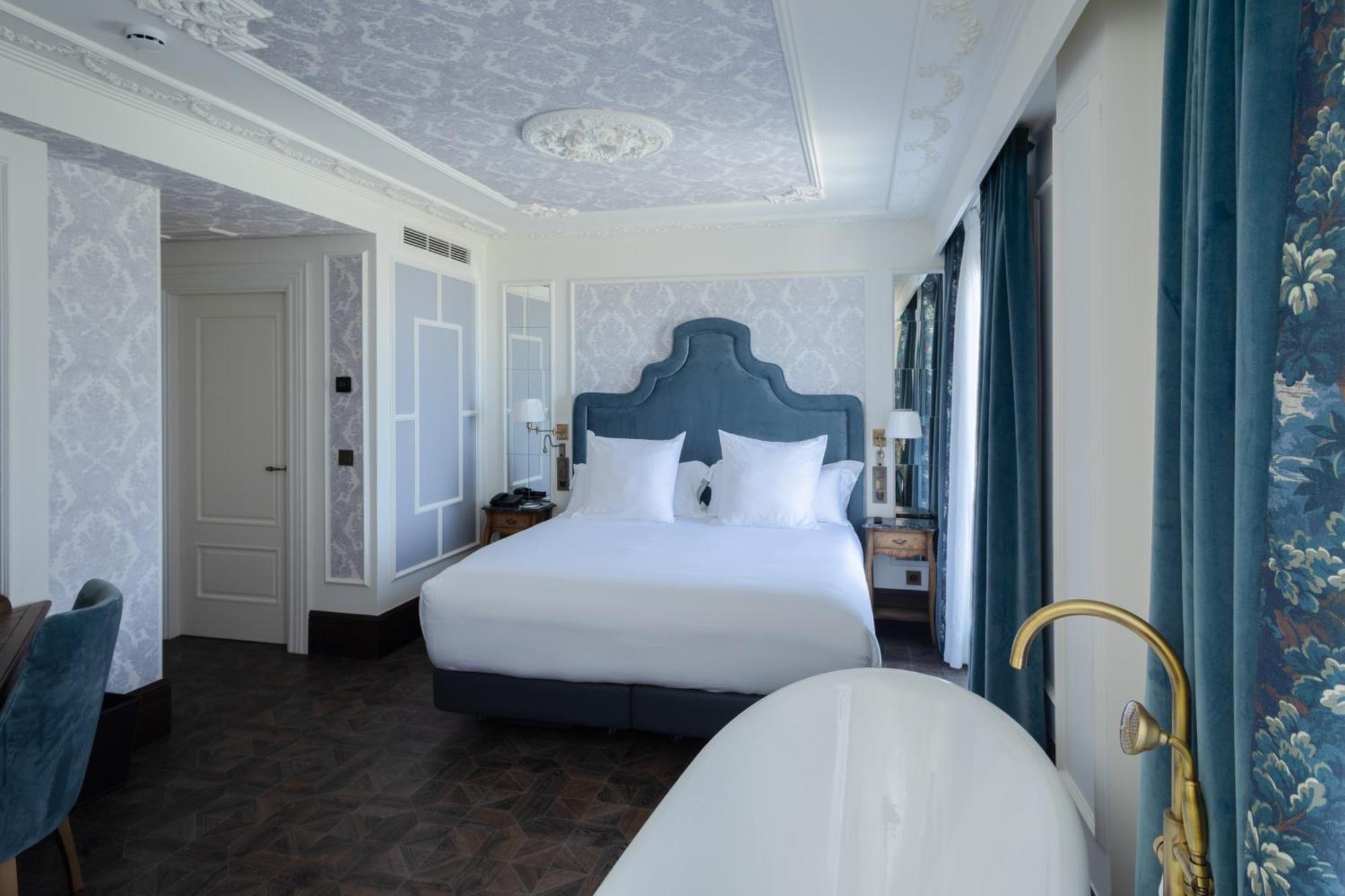 Exclusive Double Room bathtub Sea View